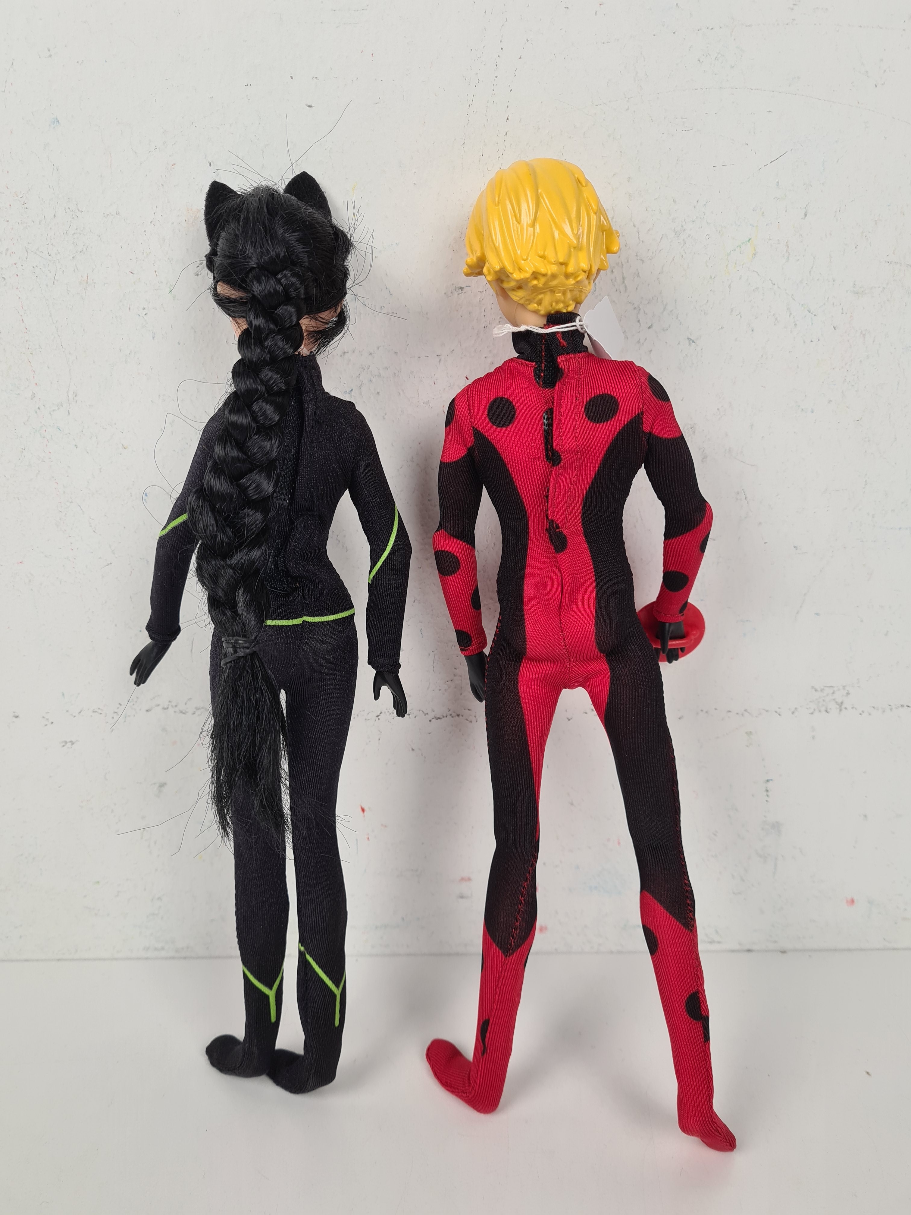 Poupée - Lot de 2 personnages Miraculous - Ladybug et Chat noir - 27cm Bon état - Vue 3 - 