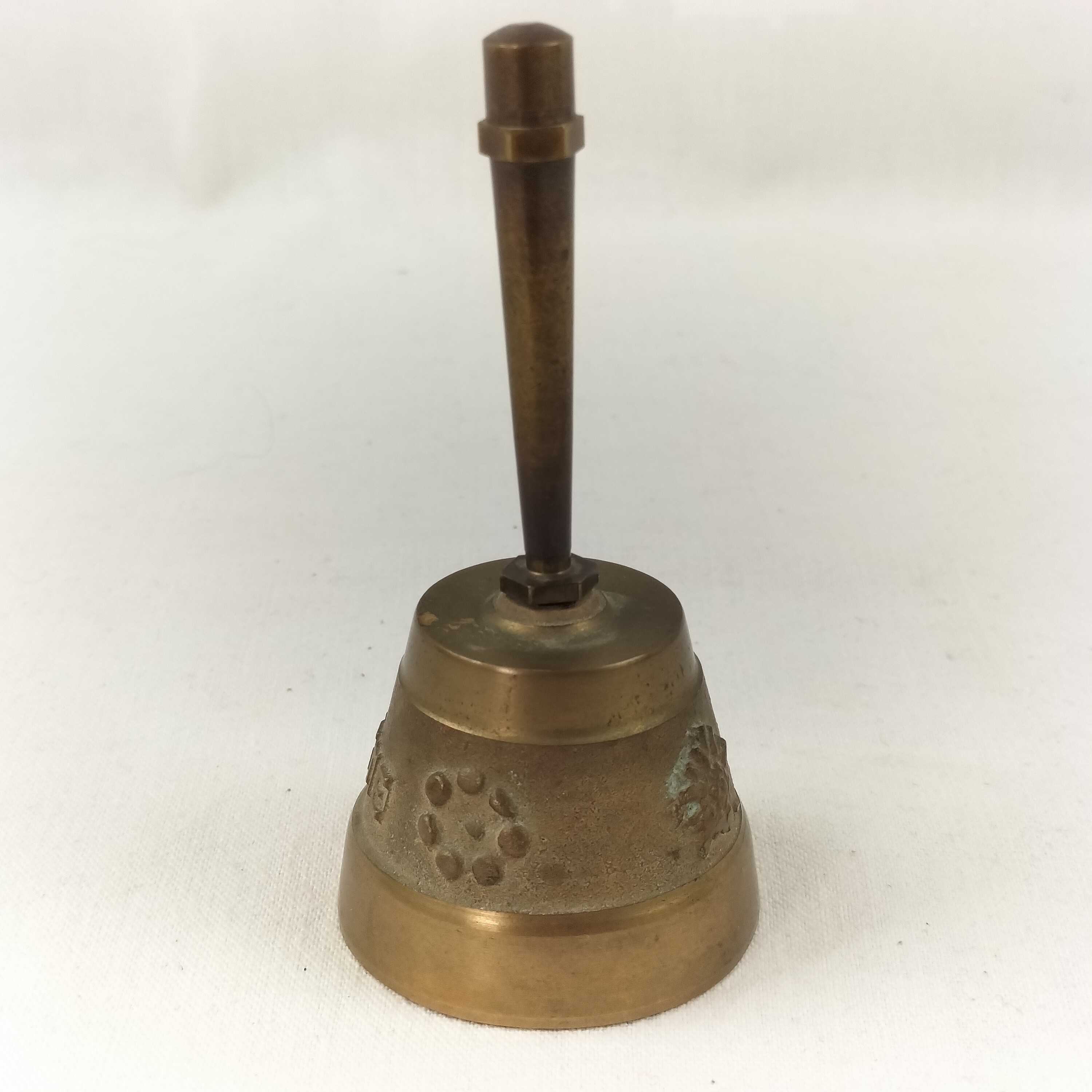 Cloche en laiton – Souvenir AUVERGNE - Photo 1