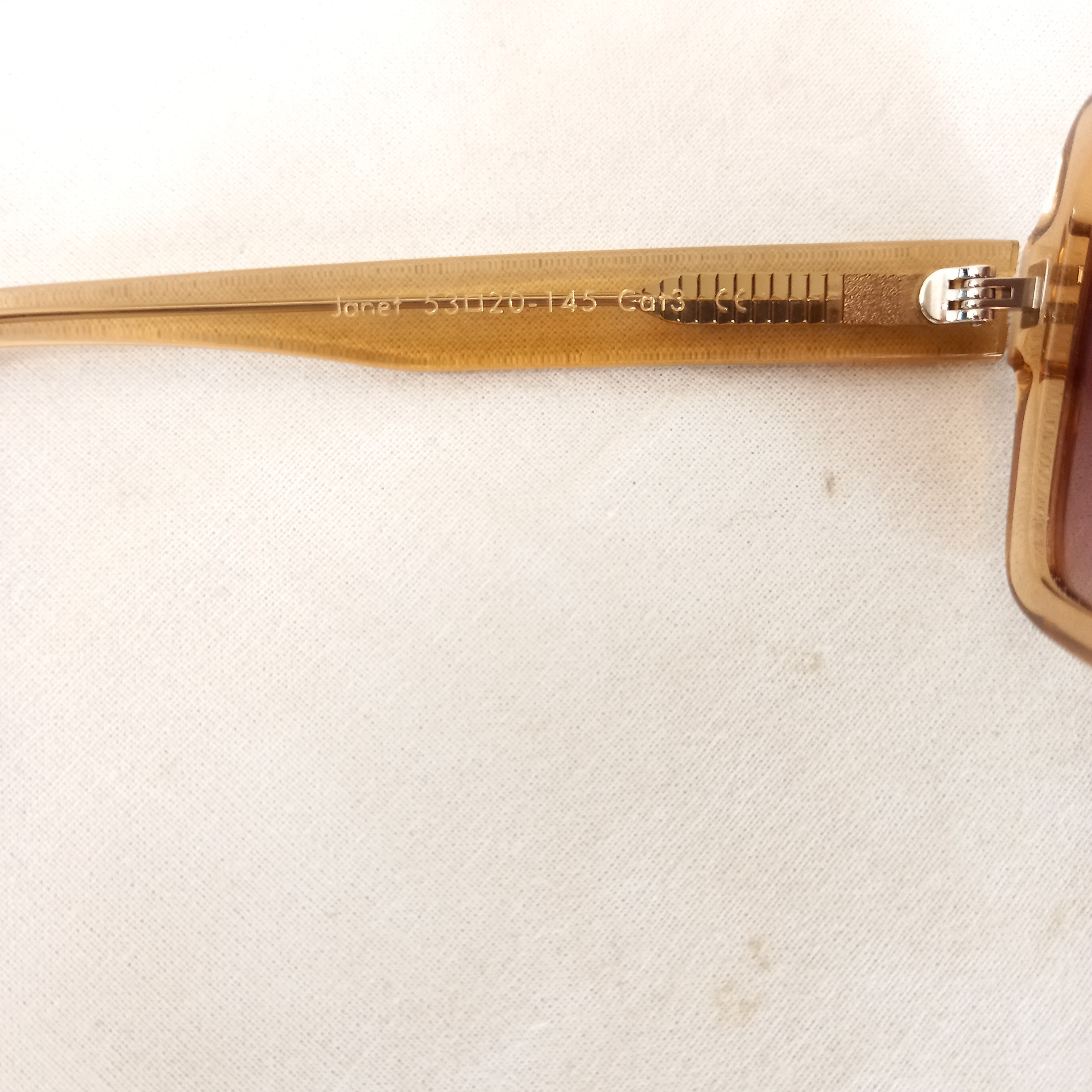 Lunette de soleil pour femme, de marque Le Petit Lunetier Très bon état - Vue 7 - 