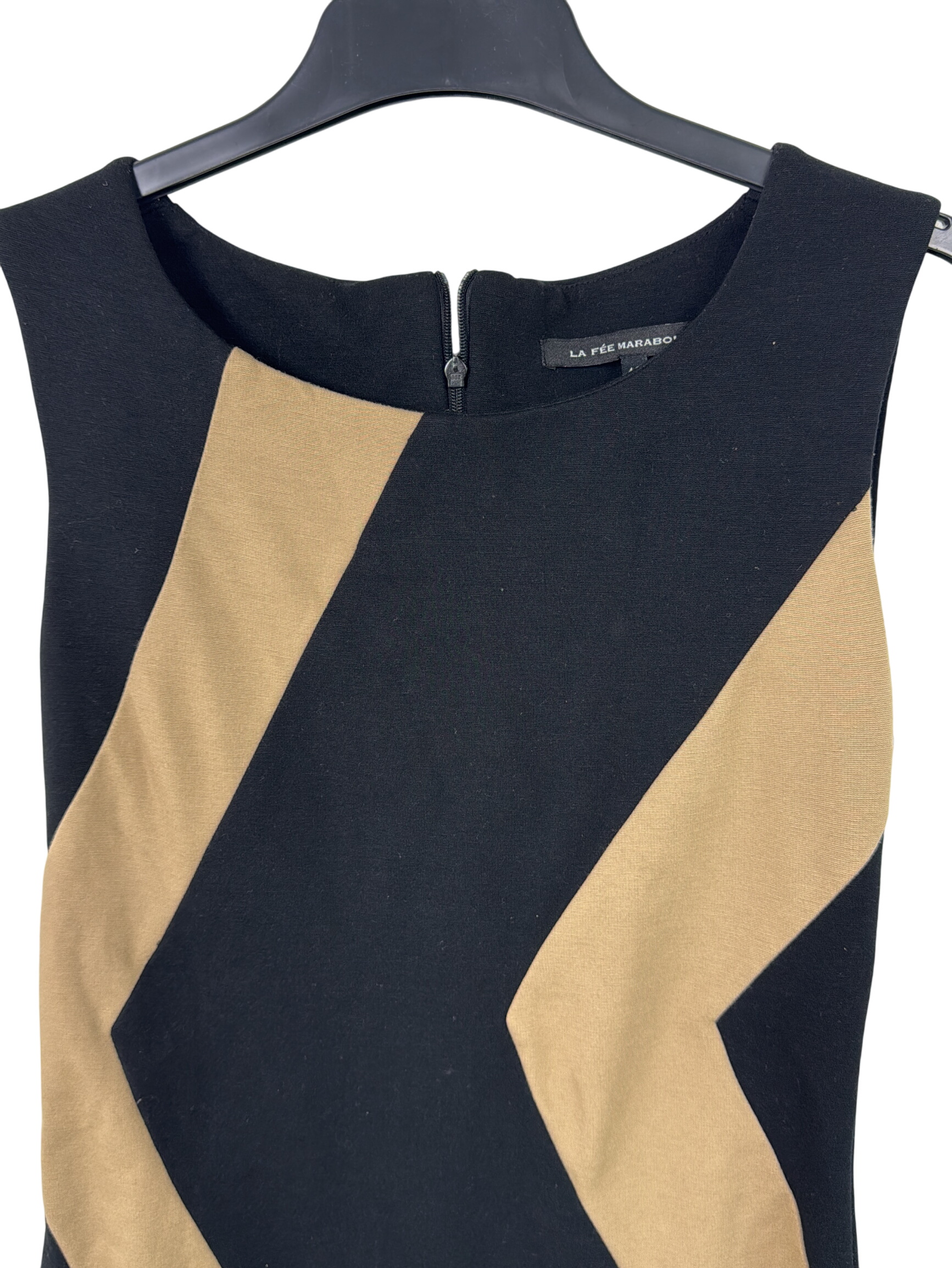Voir photo 2 de Robe noire et beige à motifs géométriques La Fée Maraboutée L 40 💛 Robe noire et beige à motifs géométriques La Fée Maraboutée L 40 💛 Très bon état - Vue 2 -