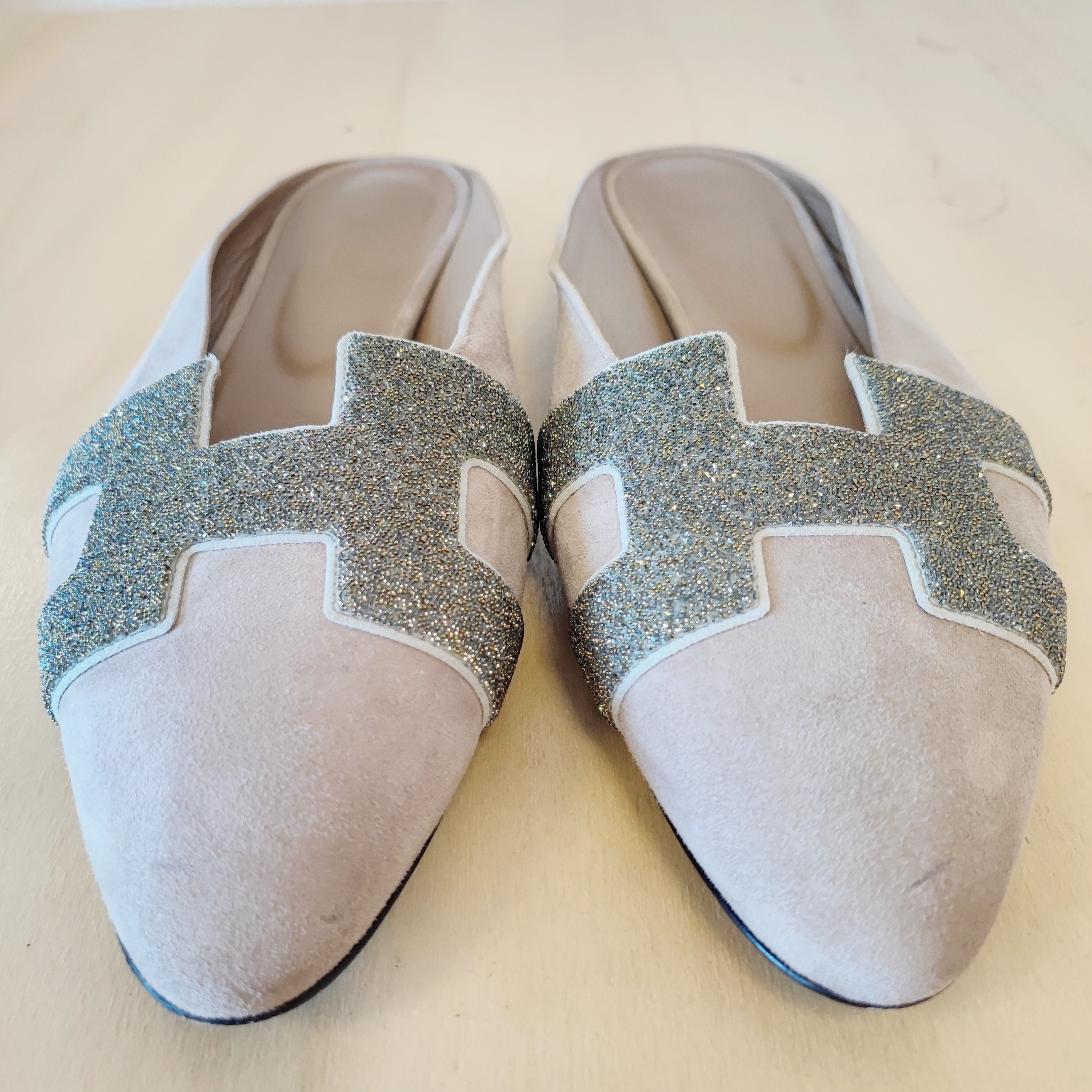 Voir photo 3 de HERMES - Mocassins style mules " Roxanne " - 40 - Femme HERMES - Mocassins style mules " Roxanne " - 40 - Femme Bon état - Vue 3 -