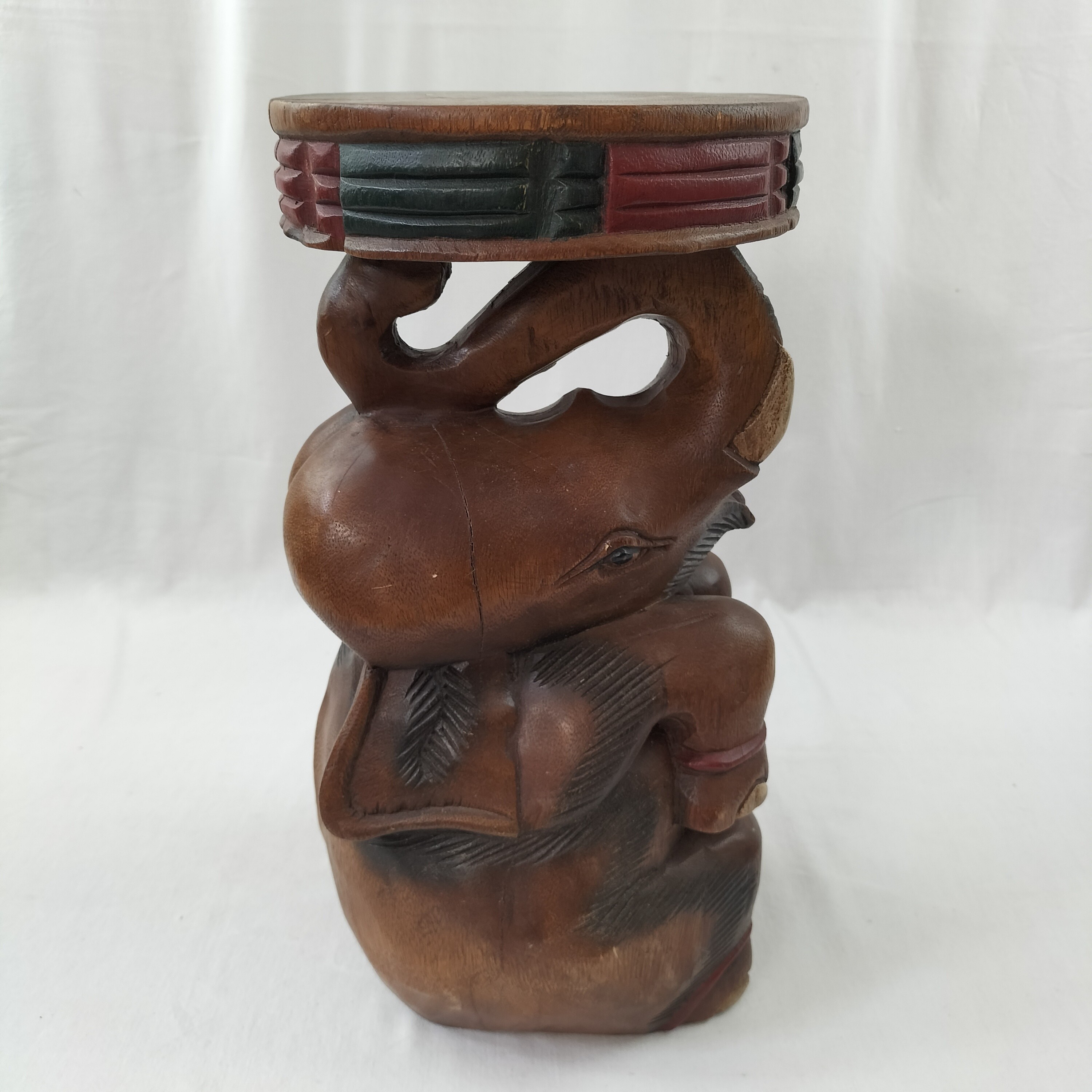 Magnifique tabouret porte plante éléphant sculpté en bois et peint à la main. - Photo 2