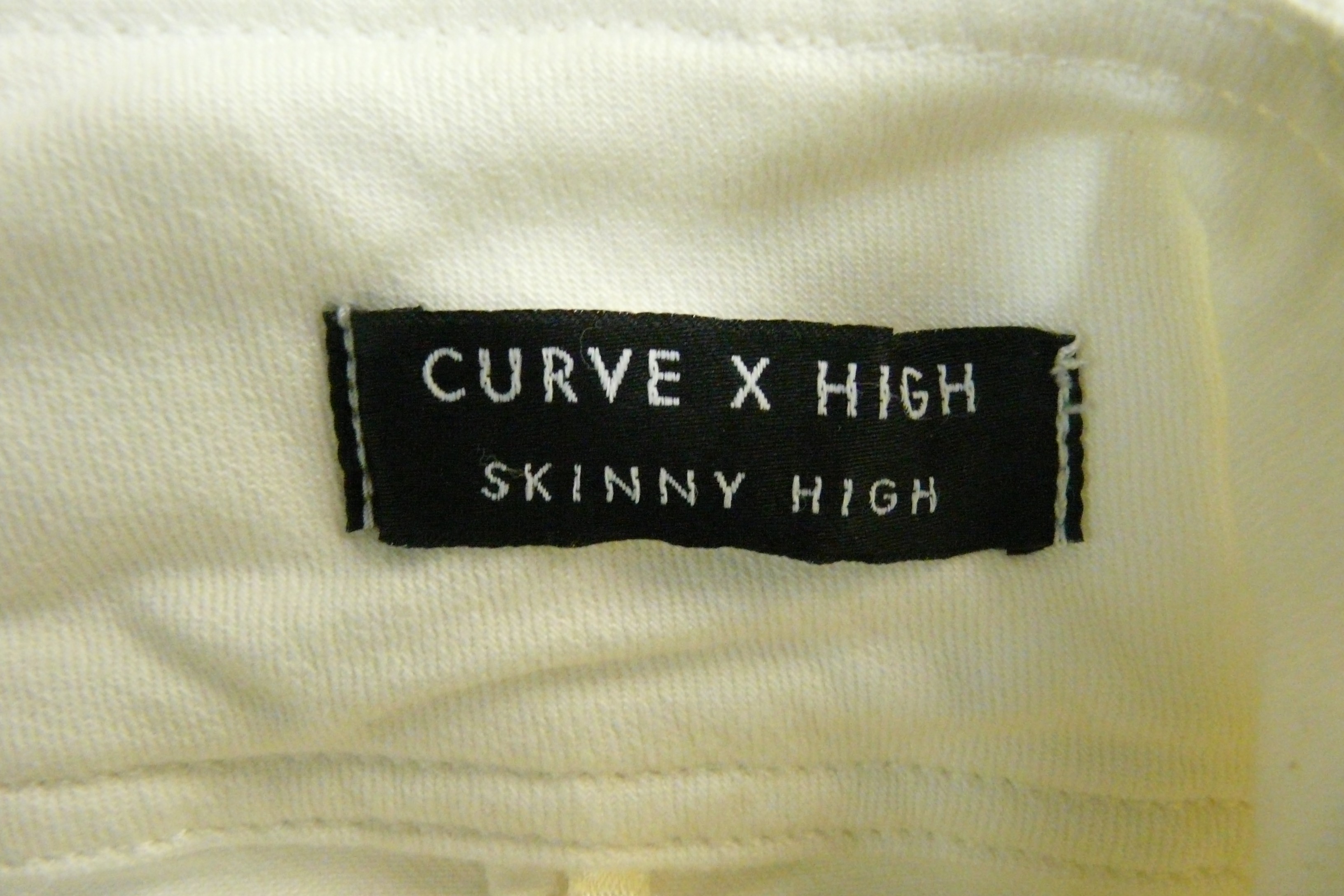 BF276 - Pantalon 7/8 curve high - Guess Los Angeles - Taille 40 Très bon état - Vue 9 - 