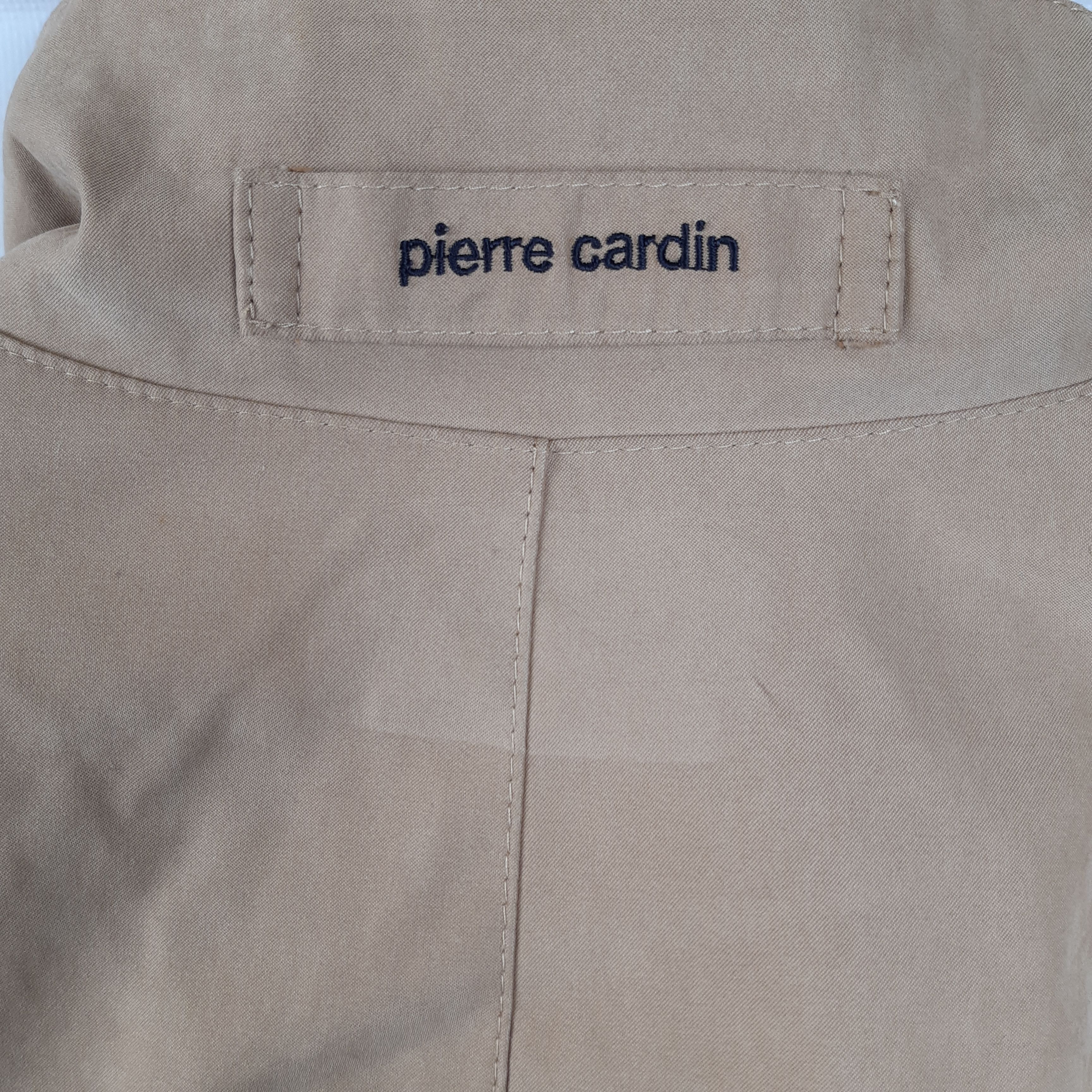 Voir photo 4 de Pierre Cardin - Veste chic beige sable - Taille 50 = Epaules Pierre Cardin - Veste chic beige sable - Taille 50 = Epaules Très bon état - Vue 4 -