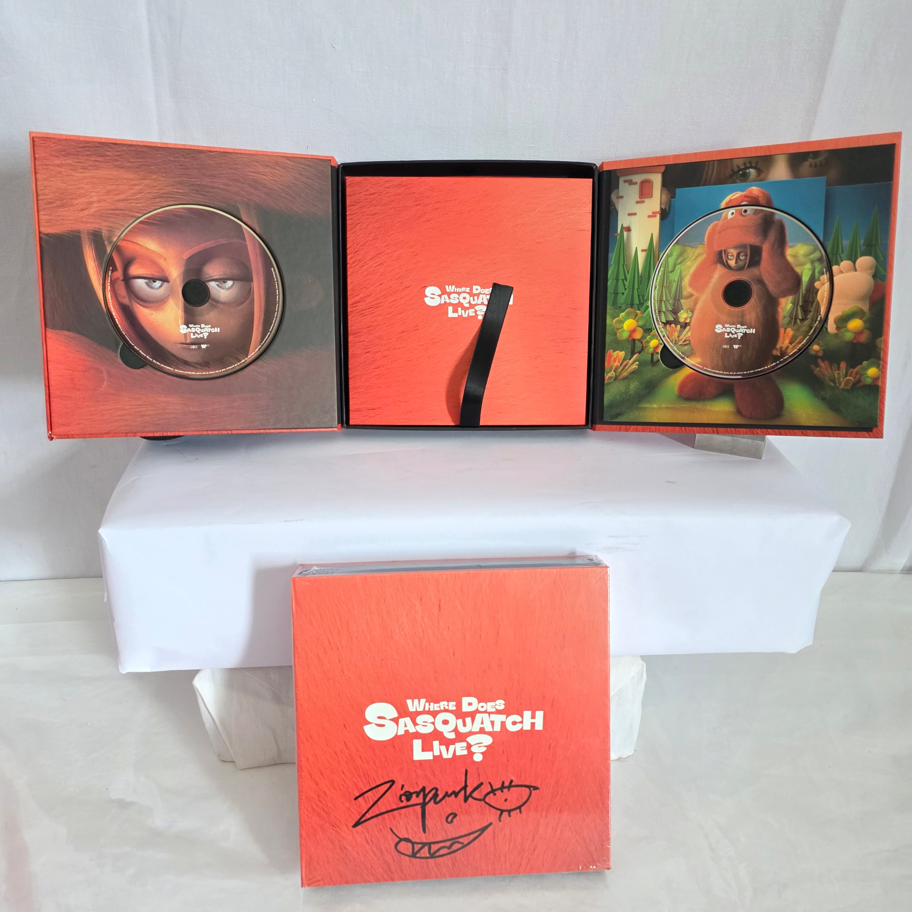 Zior Park – Where Does Sasquatch Live? (Édition Collector Dédicacée) Comme neuf - Vue 2 - 