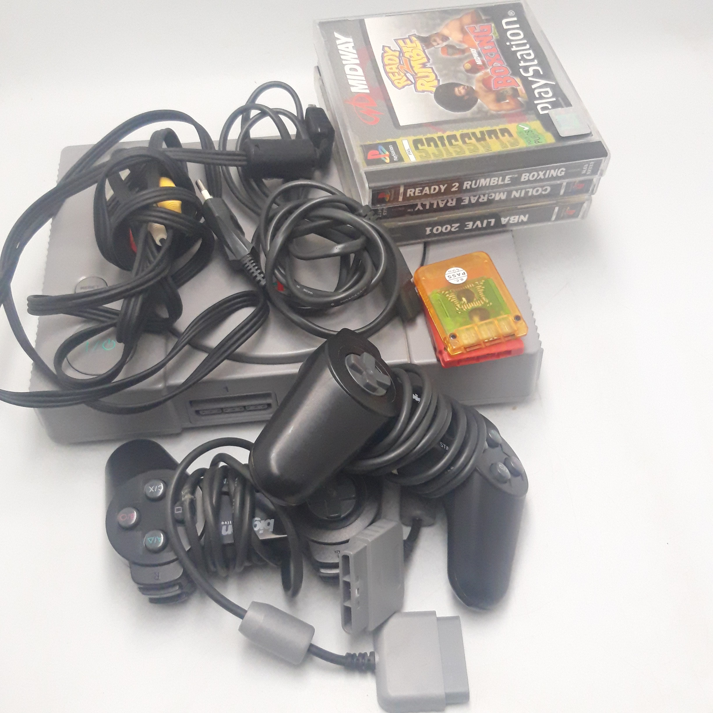 PlayStation 1 Sony complète + accessoires + jeux Bon état - Vue 3 - 