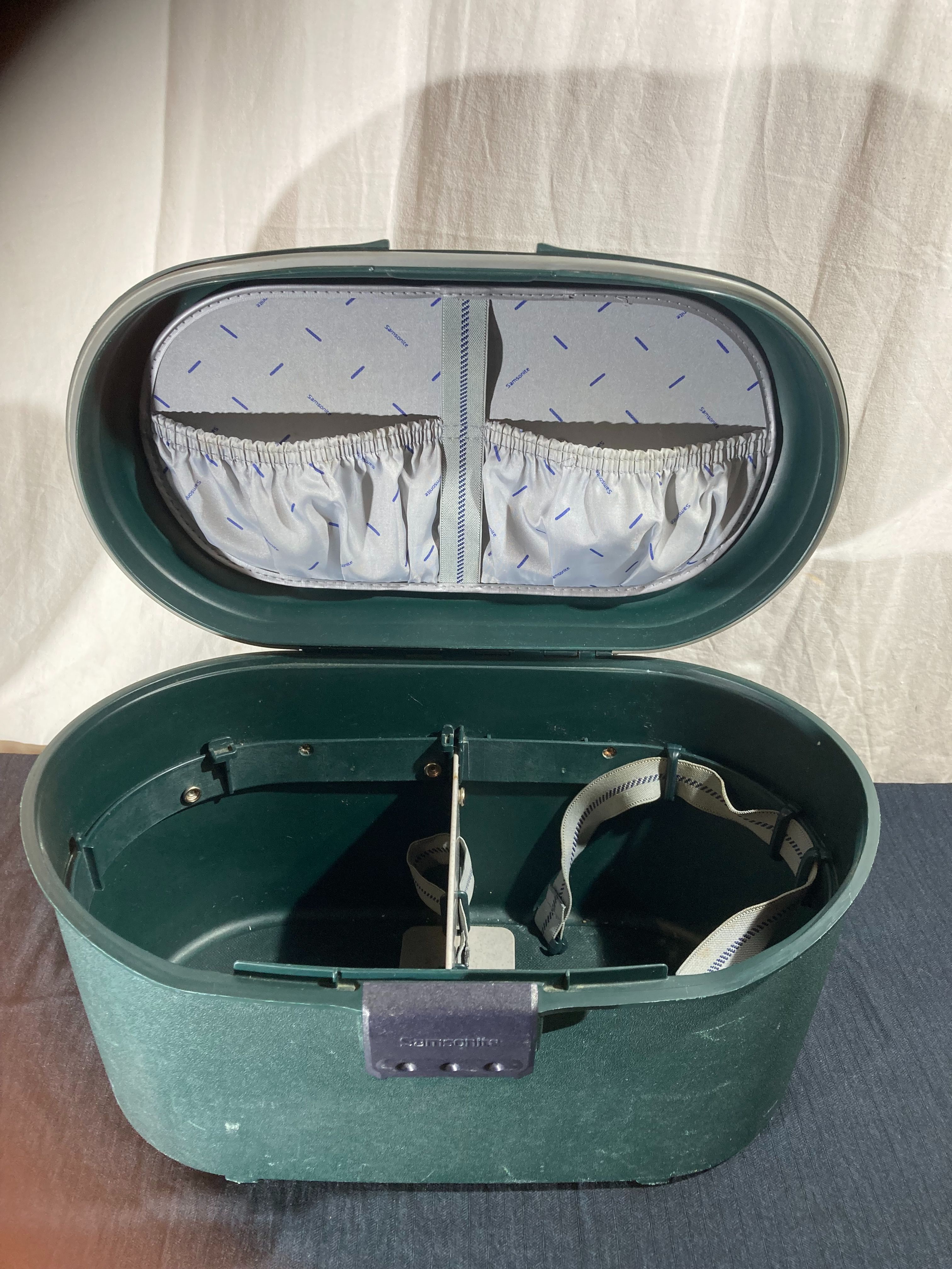 Voir photo 6 de Vanity Samsonite vintage Vanity Samsonite vintage Bon état - Vue 6 -
