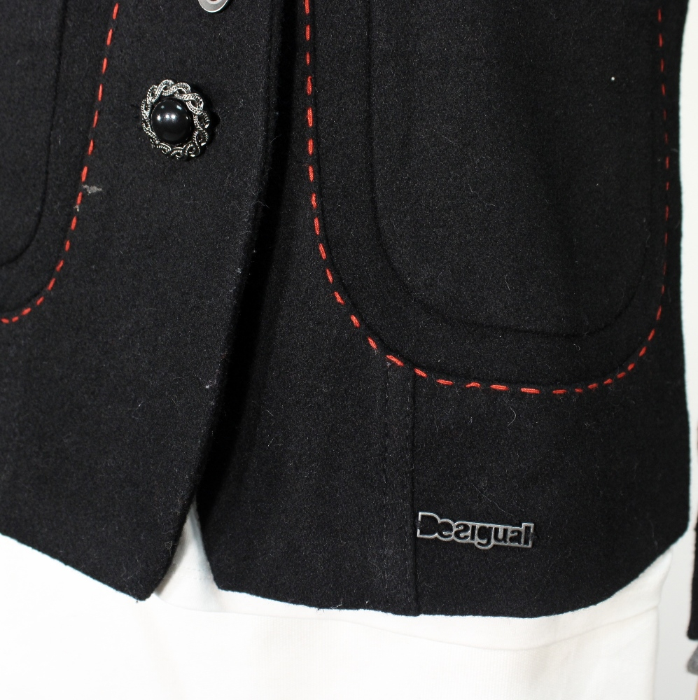  Veste Femme Noire DESIGUAL Taille 38 Bon état - Vue 7 - 