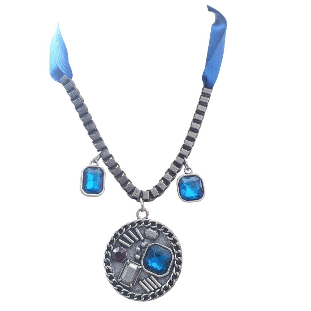 LOL - Collier au pendentif bleu  -  reconditionné disponible sur Label Emmaüs