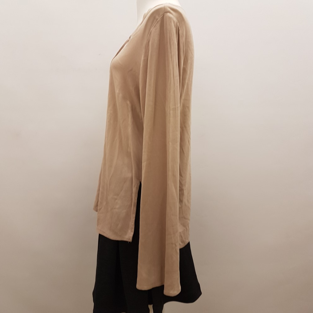 Voir photo 2 de Tunique beige à lacets - RIVER ISLAND - taille 36 estimée Tunique beige à lacets - RIVER ISLAND - taille 36 estimée Bon état - Vue 2 -