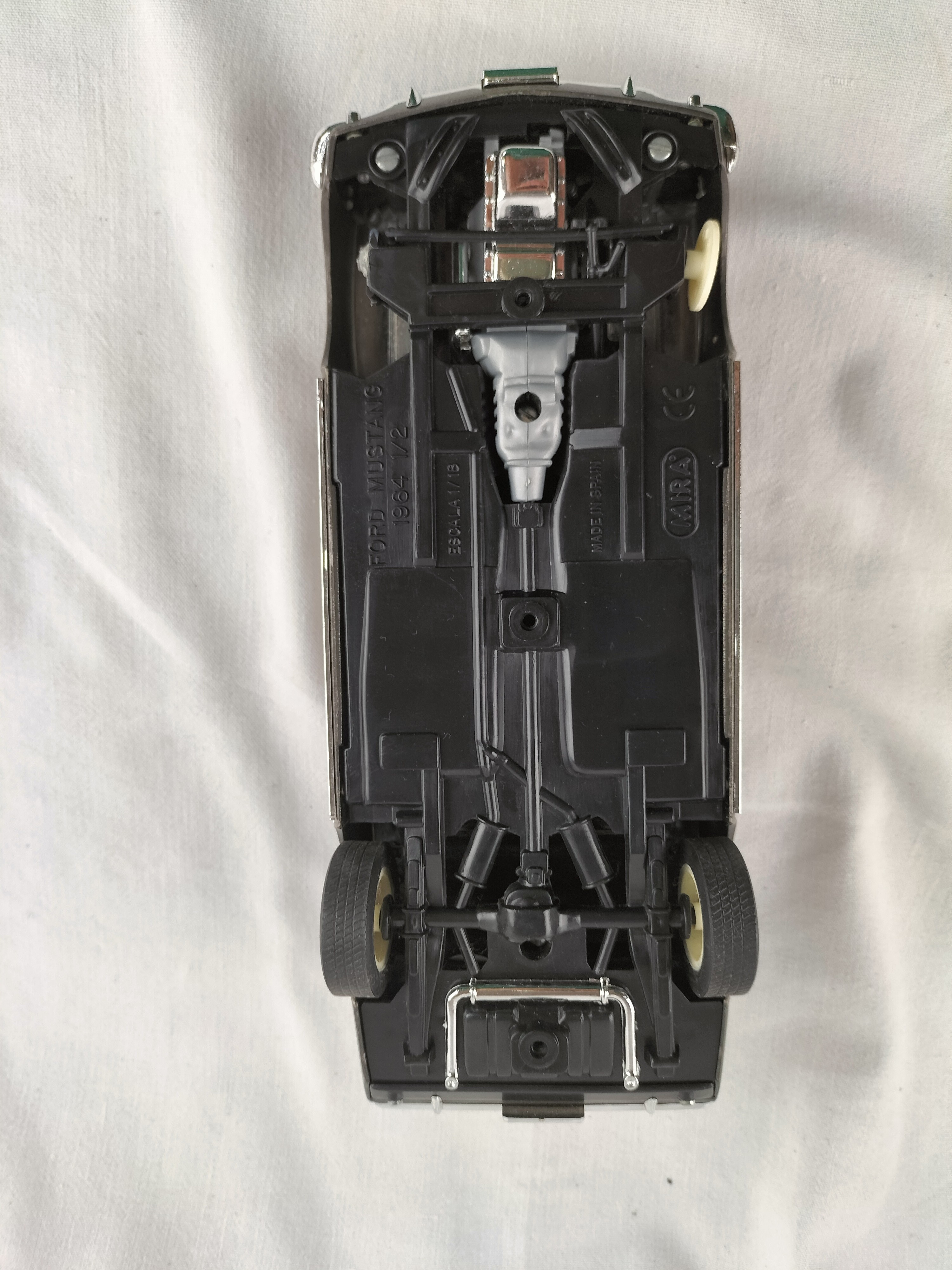 Voir photo 18 de Lot de 8 voitures miniatures de collection – Ferrari, Porsche, Mustang, Cadillac, Corvette Lot de 8 voitures miniatures de collection – Ferrari, Porsche, Mustang, Cadillac, Corvette Bon état - Vue 18 -