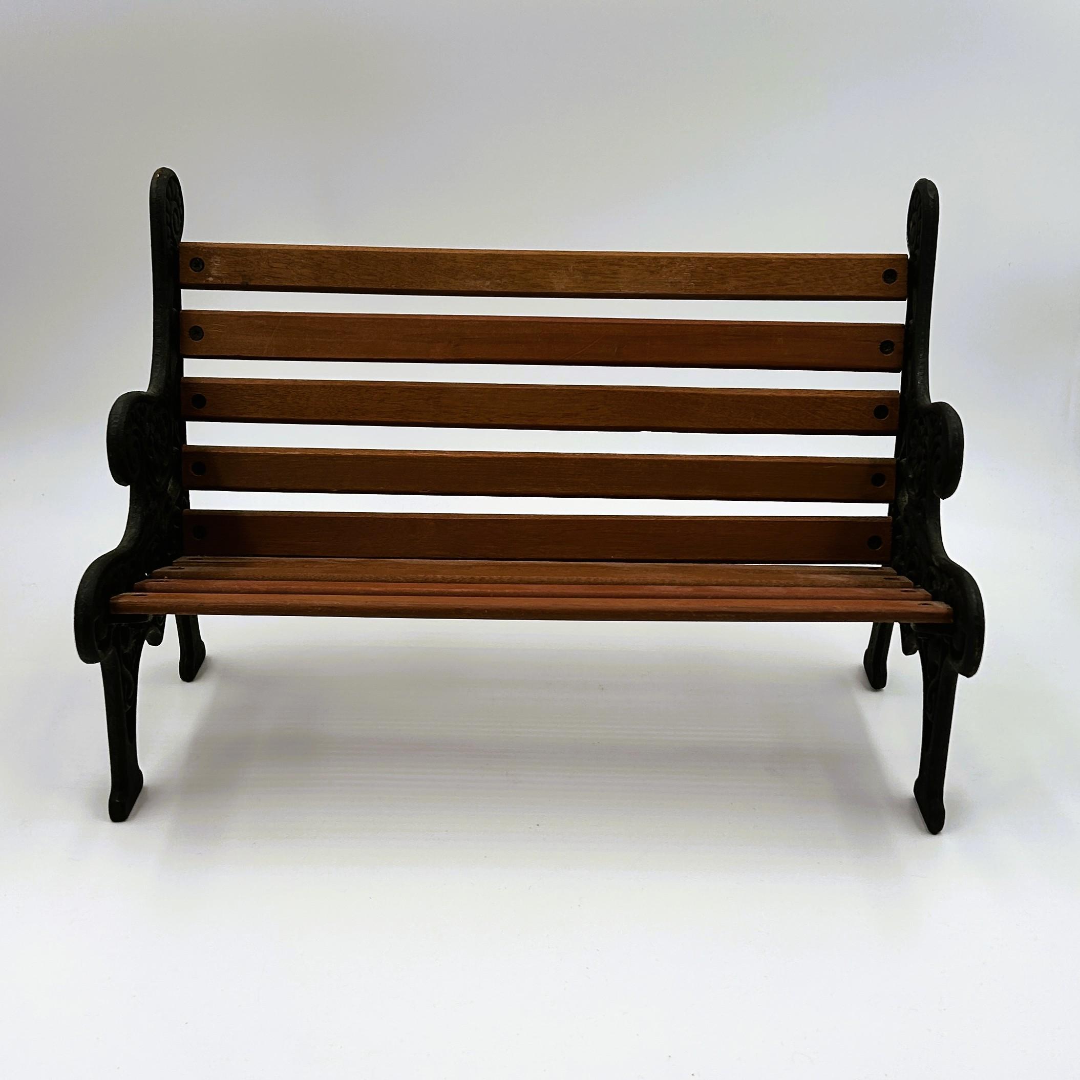 Ancien Banc De Poupée En Bois Et Fer – Jouet Vintage