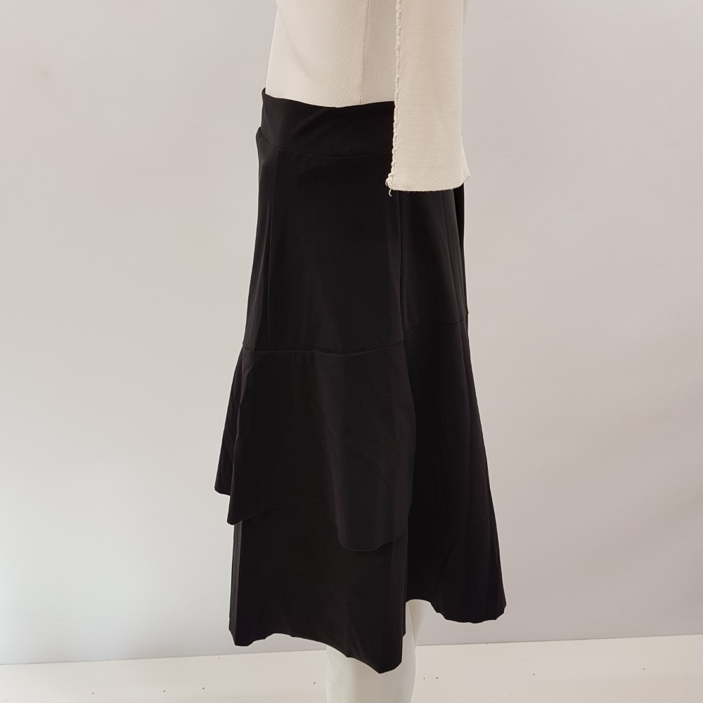 Voir photo 4 de Jupe noire - CASSIOPEE - taille XL Jupe noire - CASSIOPEE - taille XL Très bon état - Vue 4 -