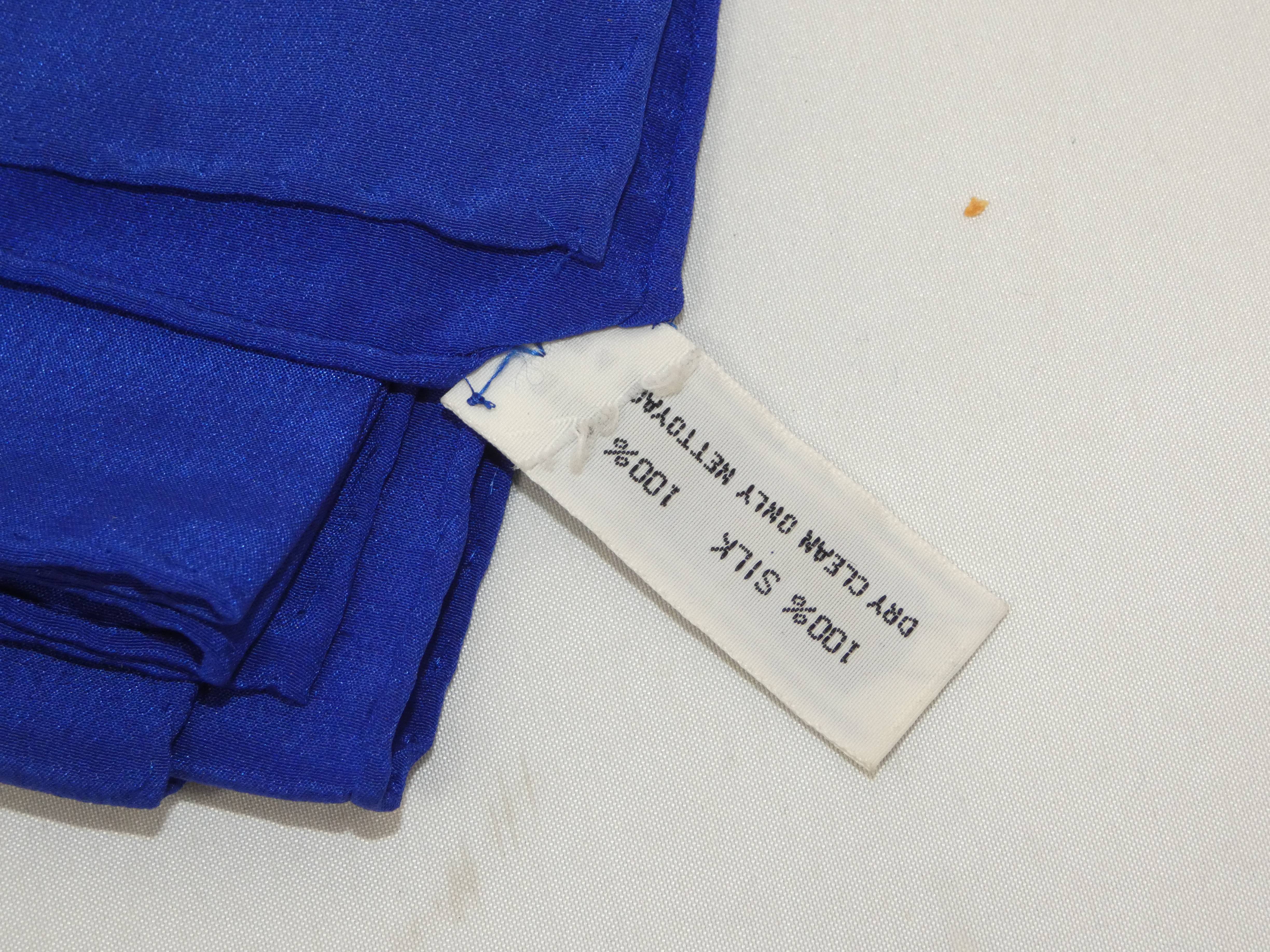 Foulard en 100 % soie de marque YVES SAINT LAURENT - Photo 4