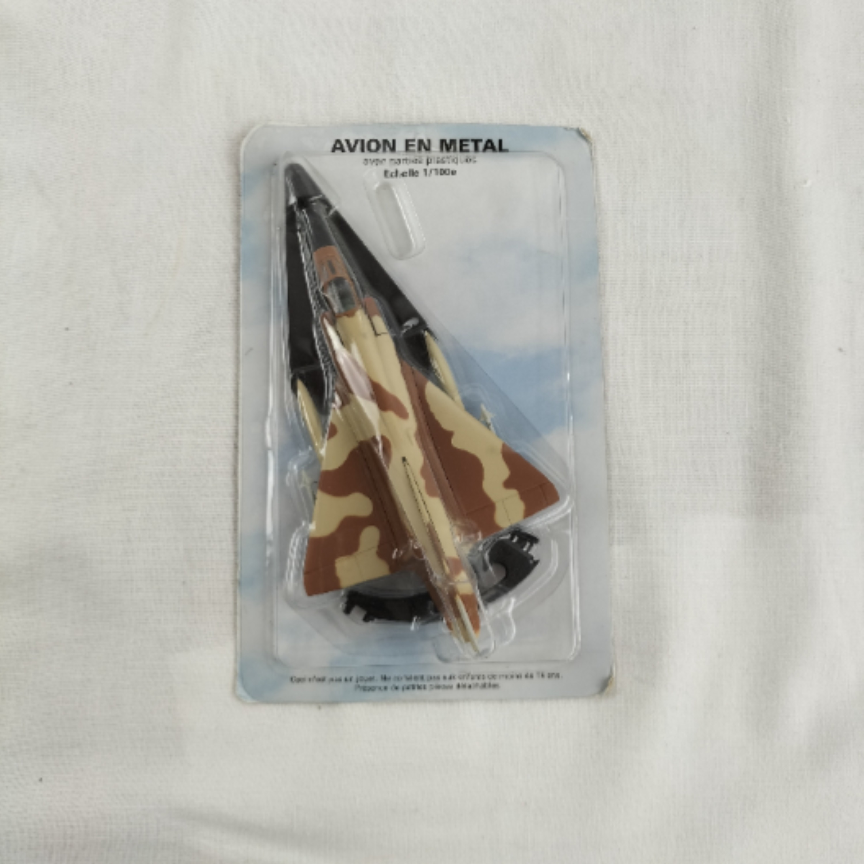 Voir photo 5 de Lot de 2 avions de chasse F-14 Tomcat – Modèles de collection en métal et plastique Lot de 2 avions de chasse F-14 Tomcat – Modèles de collection en métal et plastique Comme neuf - Vue 5 -