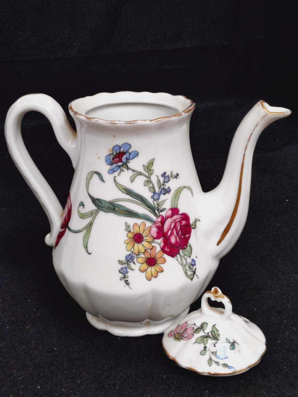 Théière et assiette plate en porcelaine de Limoges à décor floral. - Photo 3