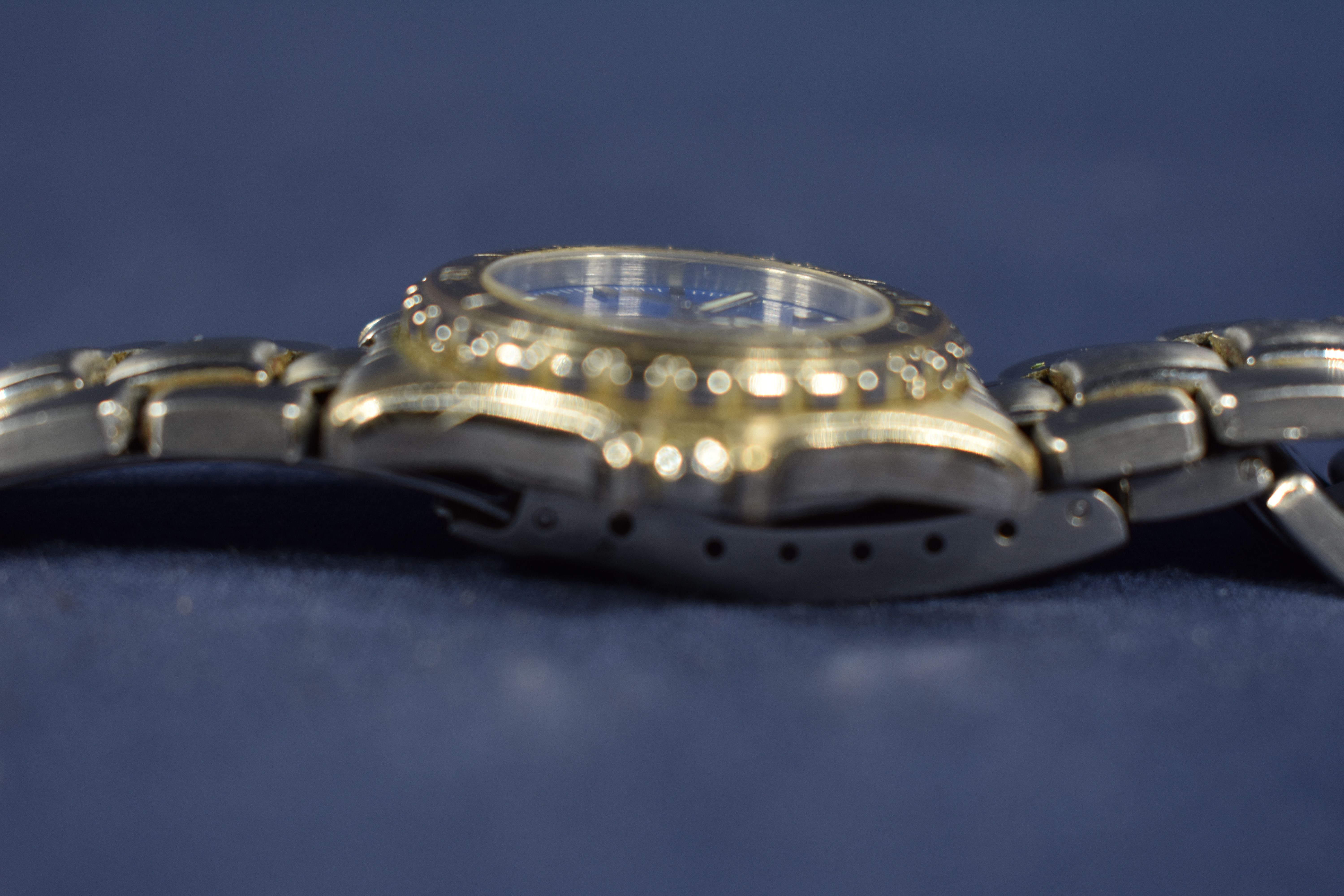 Montre BEUCHAT Genesis femme vintage, cadran bleu et bracelet métal Très bon état - Vue 5 - 