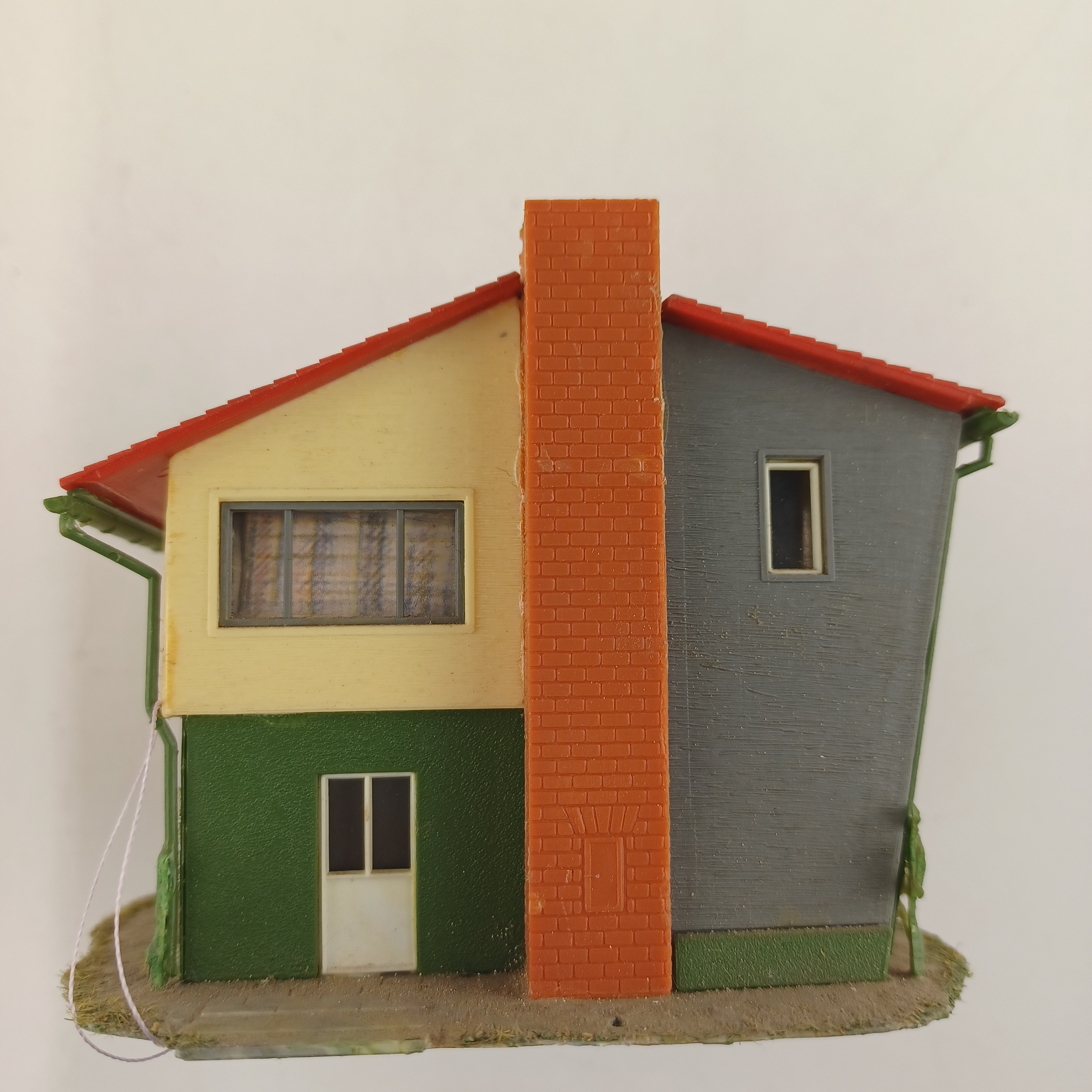 Maquette de modélisme d'une maison à cheminée de 10x9x8 cm Très bon état - Vue 7 - 