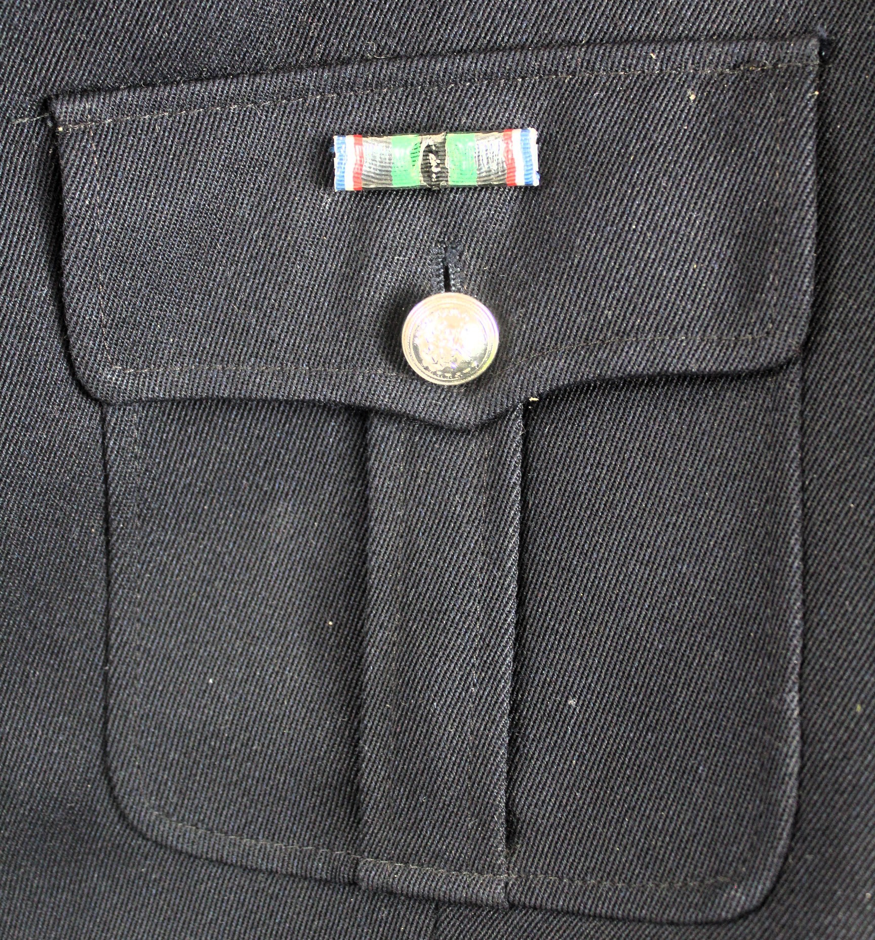 Voir photo 4 de Uniforme Cérémonie - Sapeur Pompier Uniforme Cérémonie - Sapeur Pompier Très bon état - Vue 4 -