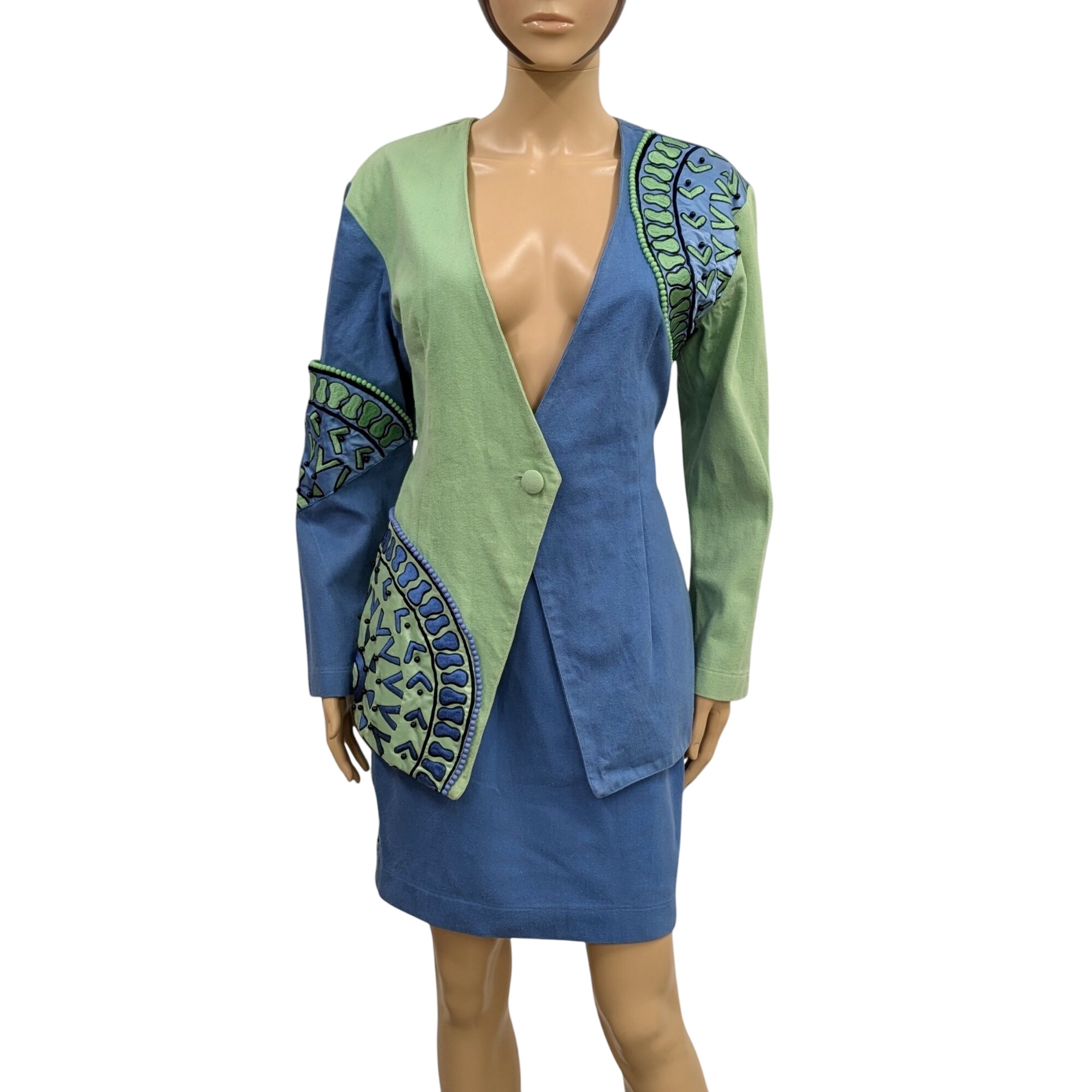 Tailleur Korii Joko T S Ensemble jupe & veste bleu et vert Broderies et perles Vintage 80's - Bon état sur Label Emmaüs