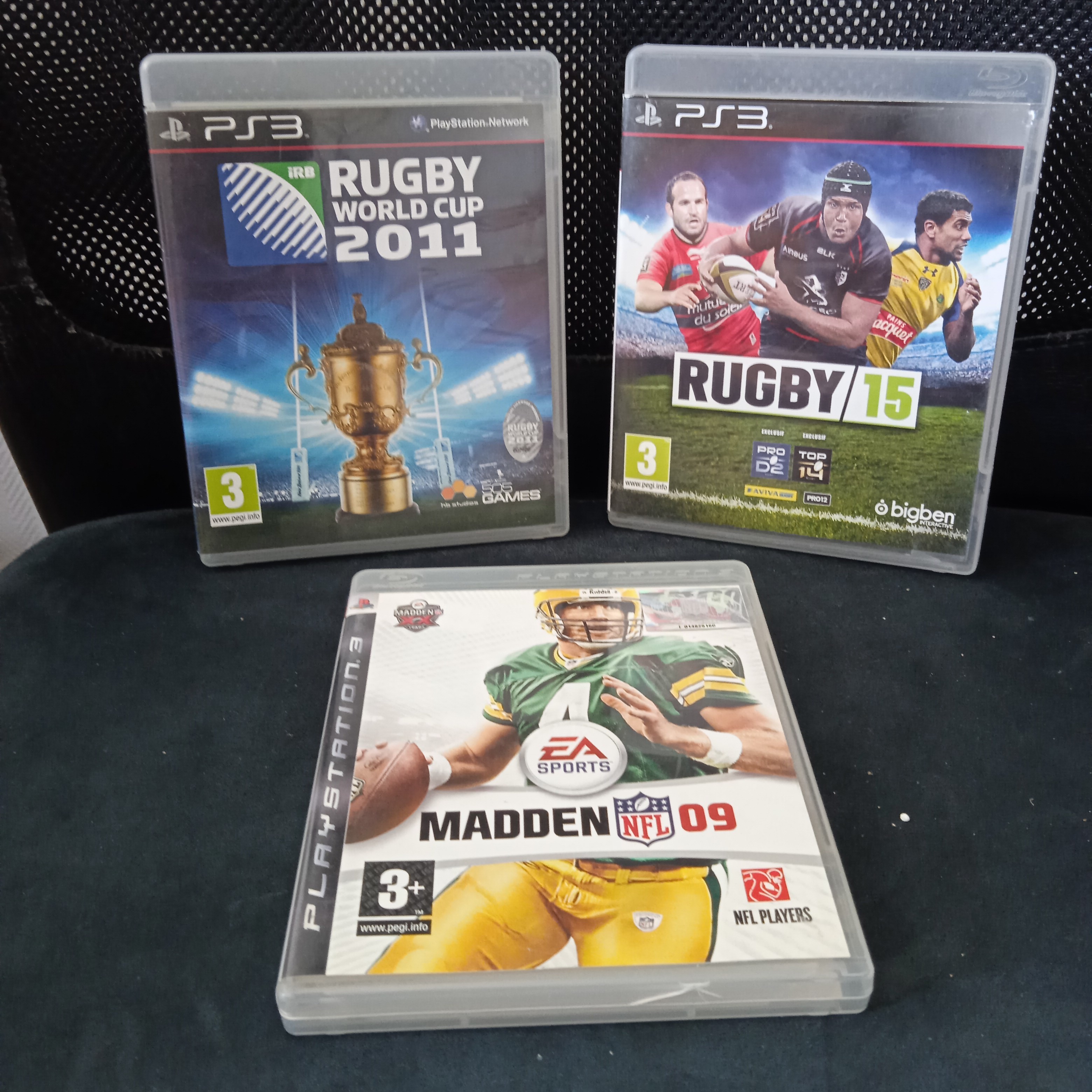 Voir photo 2 de Jeux PS3 Rugby Word Cup 2011, Rugby 15, Madden NFL 9 Jeux PS3 Rugby Word Cup 2011, Rugby 15, Madden NFL 9 Bon état - Vue 2 -