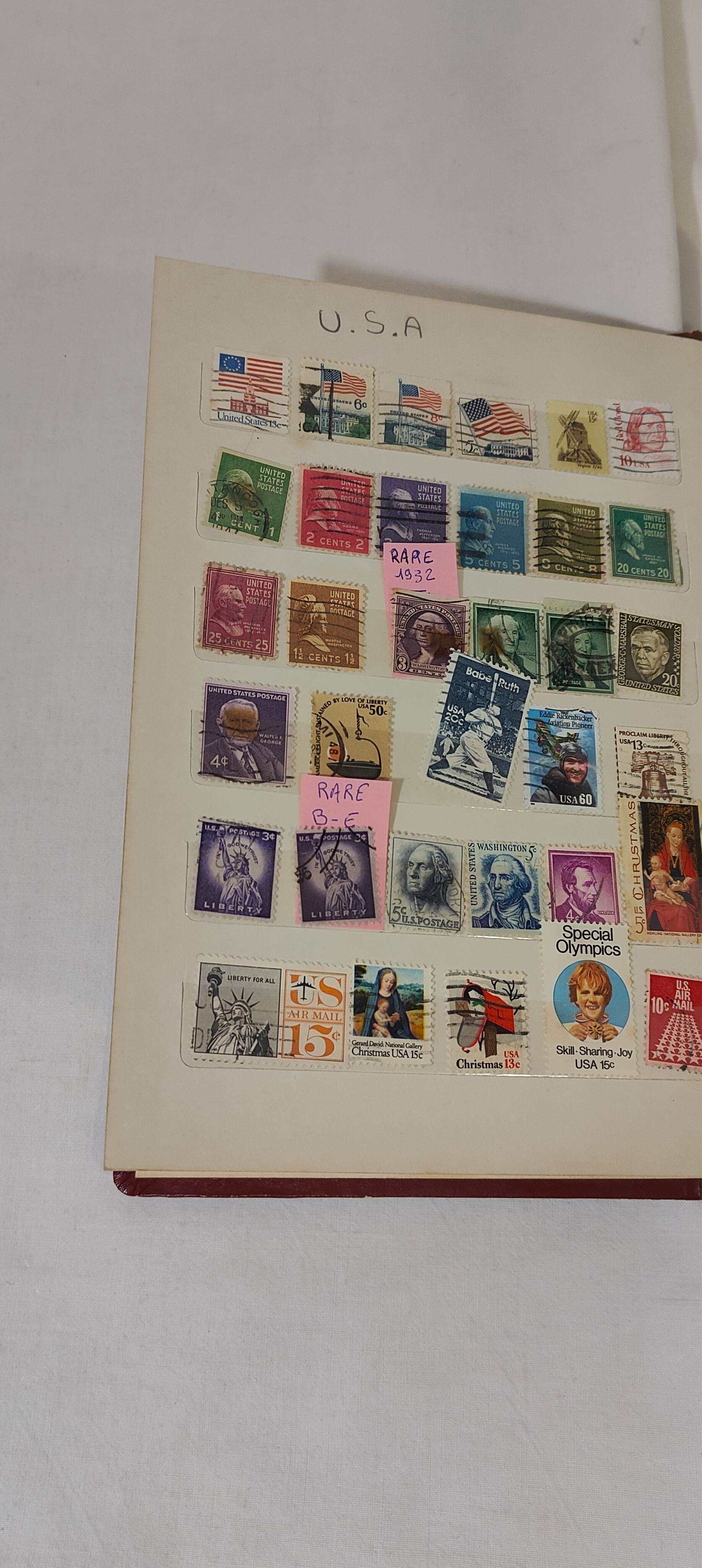 Lot de 106 timbre dont 3 rares 