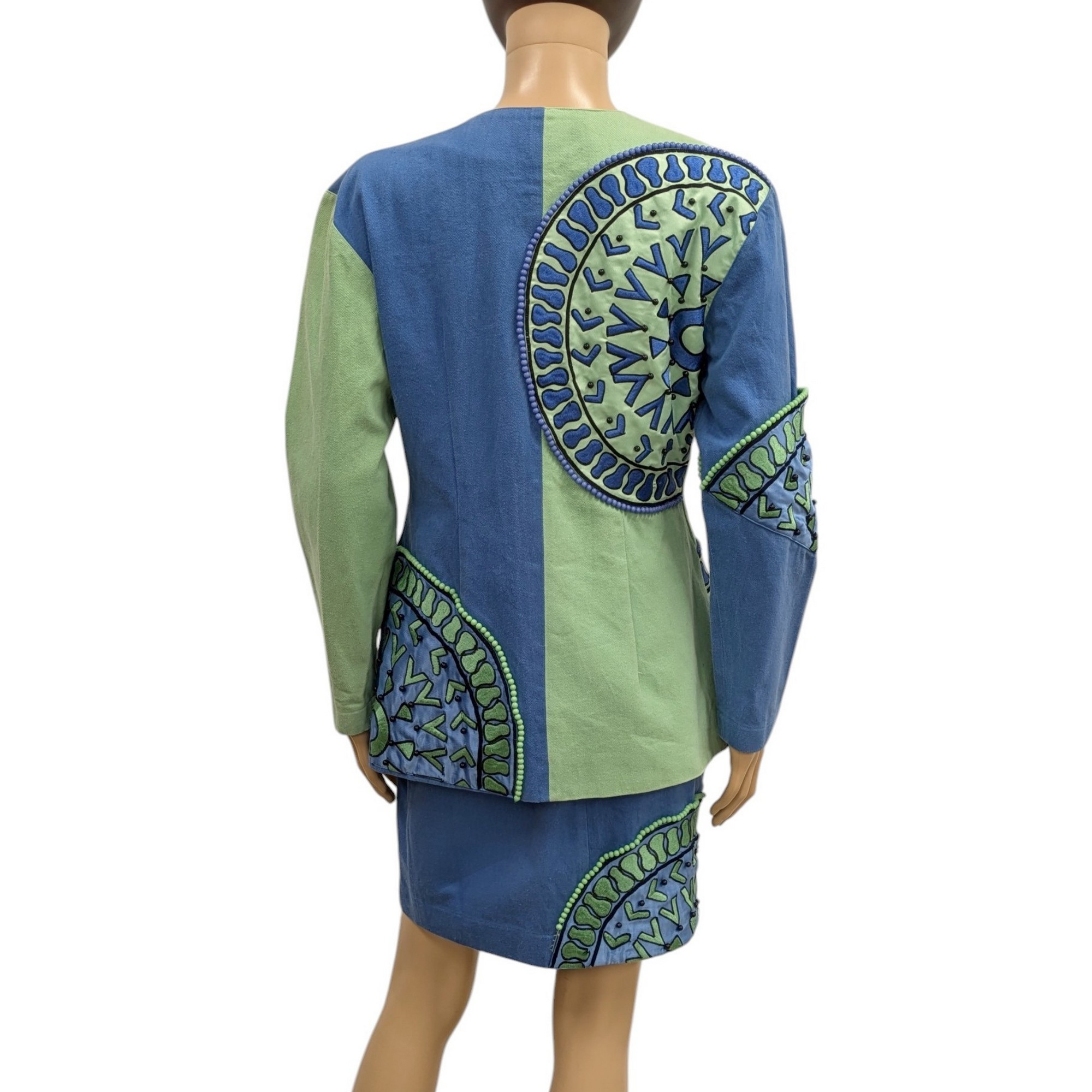 Tailleur Korii Joko T S Ensemble jupe & veste bleu et vert Broderies et perles Vintage 80's - Bon état - Photo 3