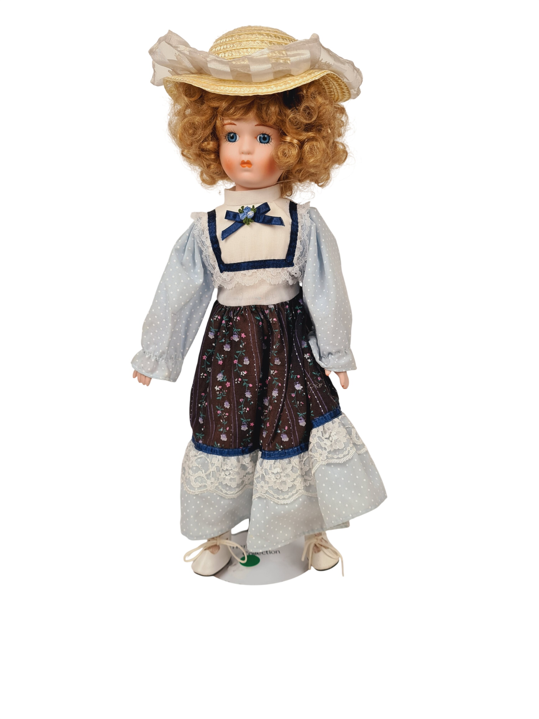 Acheter Poupée - Poupée en porcelaine avec support - 45 cm Bon état - 10,00 € Poupée - Poupée en porcelaine avec support - 45 cm Bon état - reconditionné disponible sur Label Emmaüs