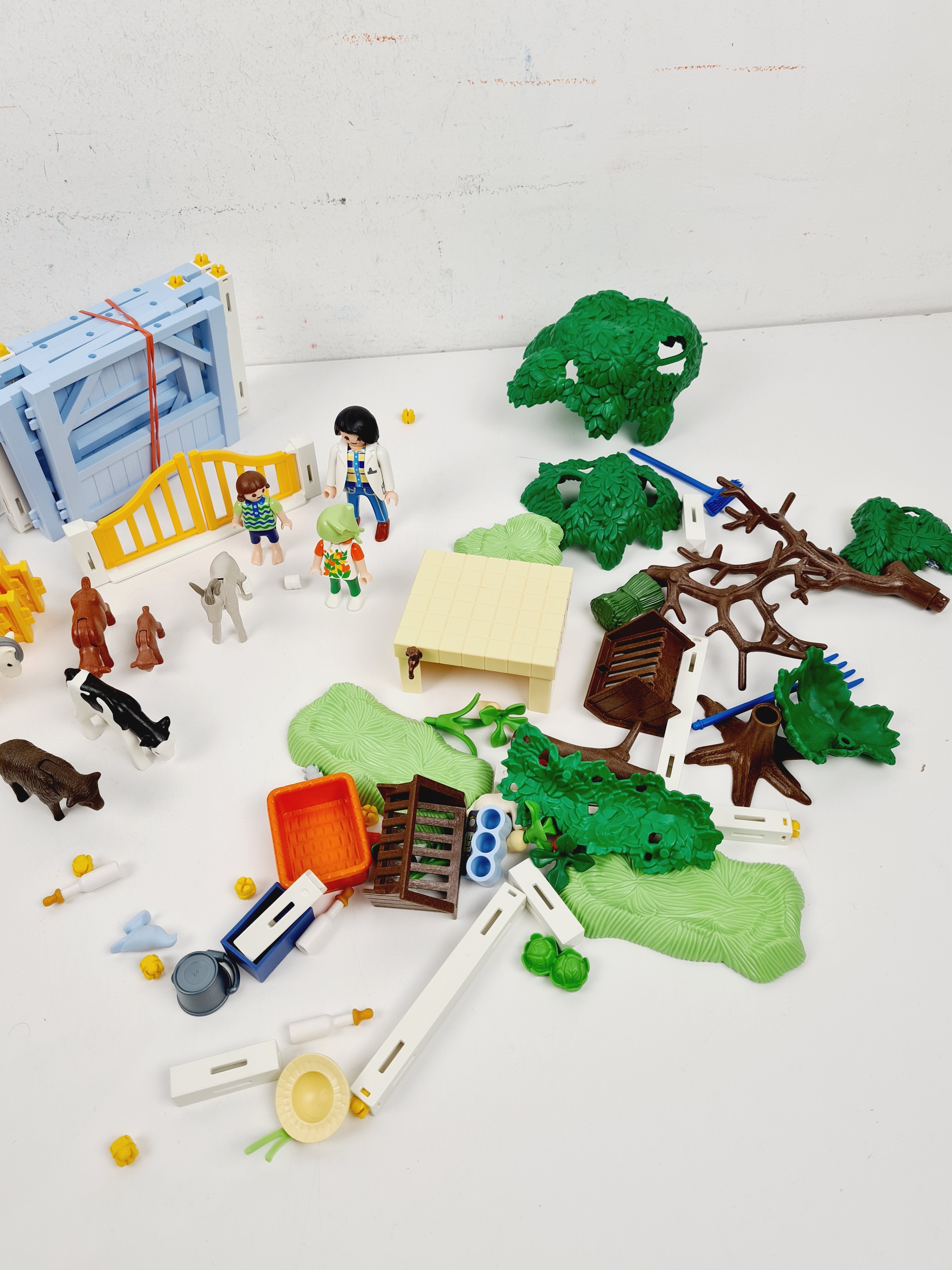Voir photo 6 de Playmobil - 4344 - Centre de soin animalier - Dès 4 ans Playmobil - 4344 - Centre de soin animalier - Dès 4 ans - Vue 6 -