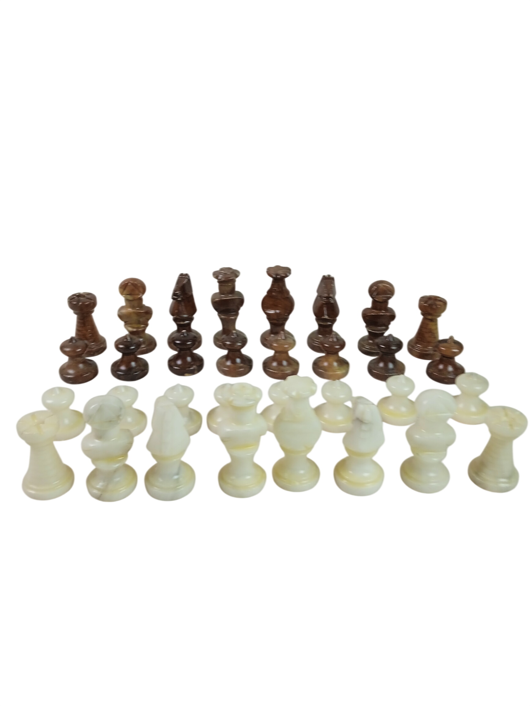 Acheter Ensemble de pièces d'échiquier en albâtre de fabrication italienne C a and a Bon état - 30,00 € Ensemble de pièces d'échiquier en albâtre de fabrication italienne C a and a Bon état - reconditionné disponible sur Label Emmaüs