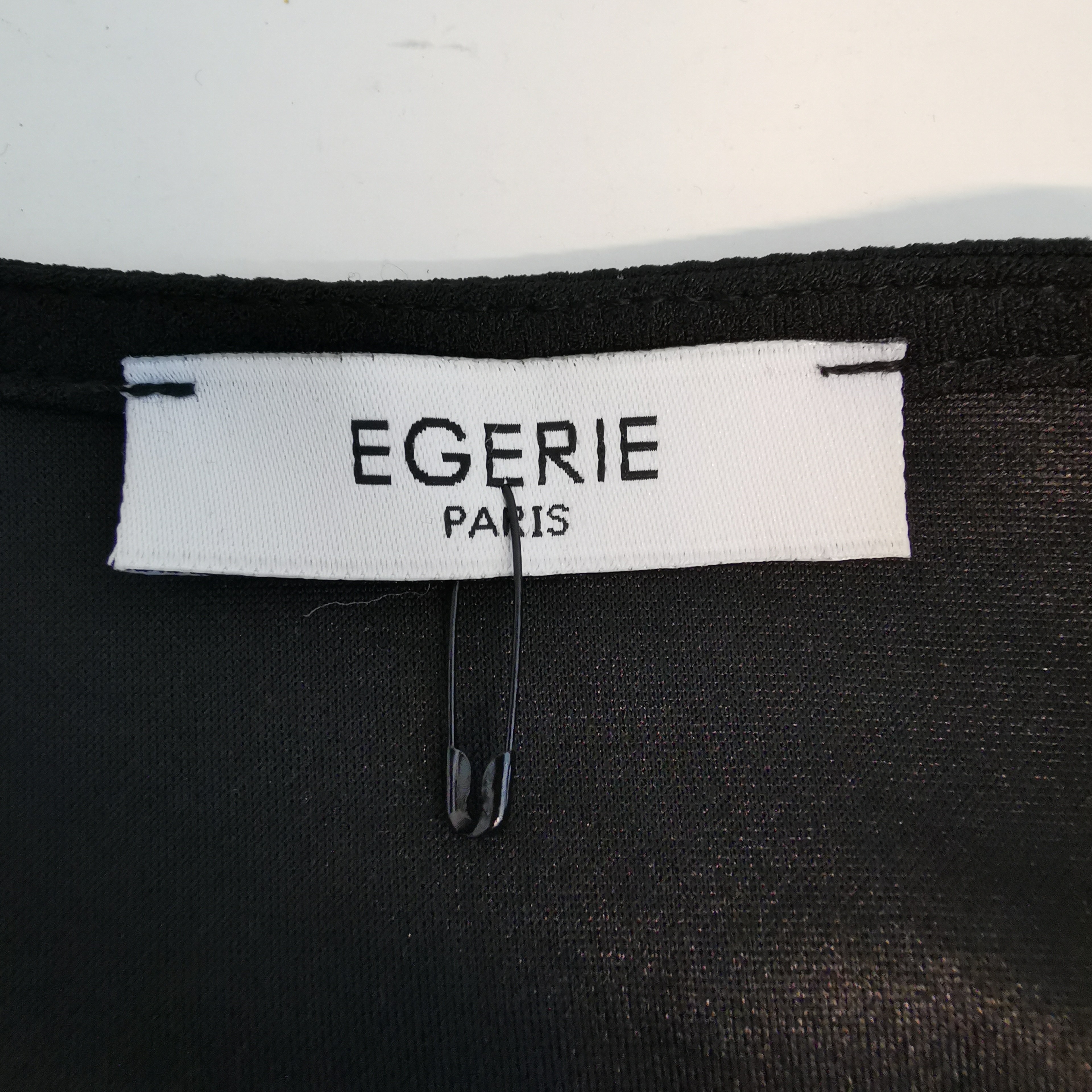 Robe portefeuille – Egerie Paris – Taille M (estimée) – Noir Comme neuf - Vue 4 - 