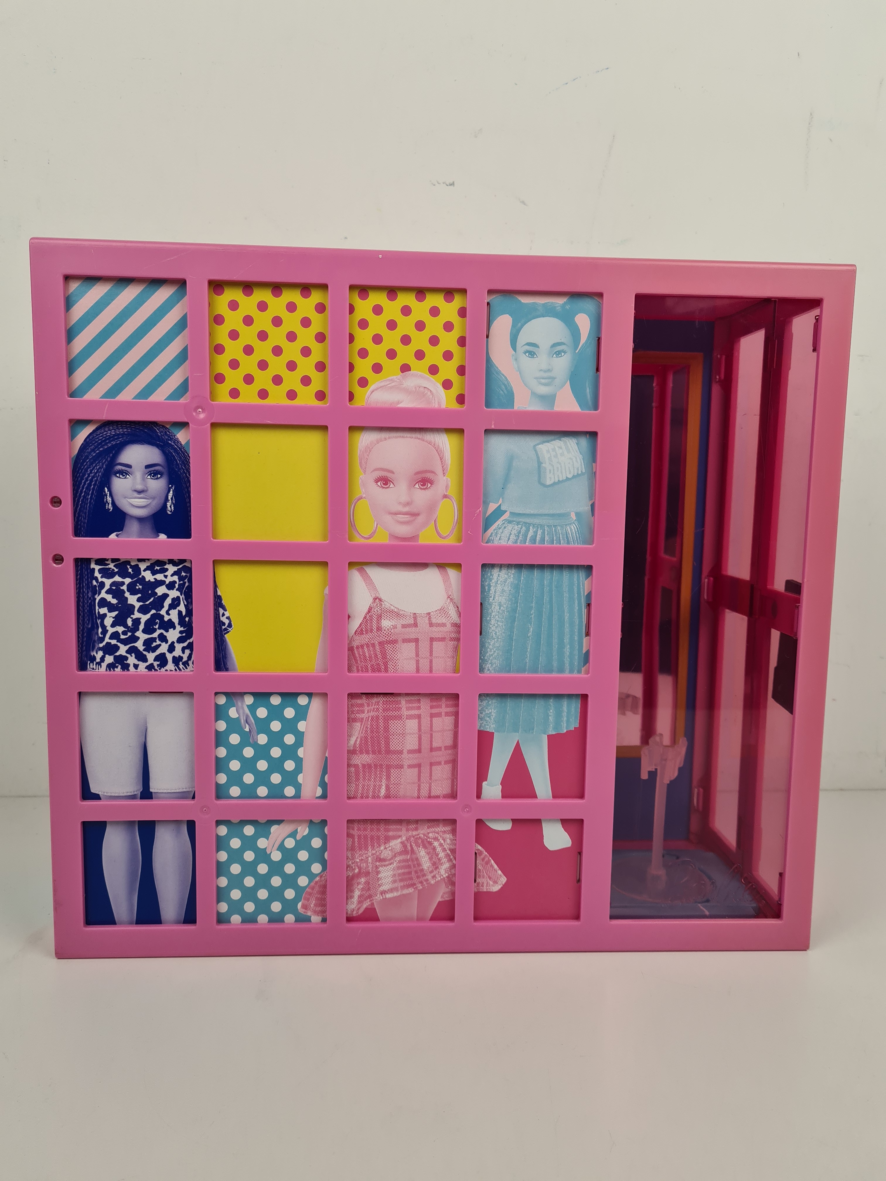 Maison poupée - Dressing Barbie, valisette - Mattel Très bon état - Vue 2 - 