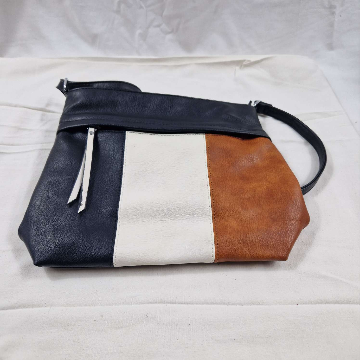 Voir photo 4 de Sac à main trois couleur Sac à main trois couleur Bon état - Vue 4 -