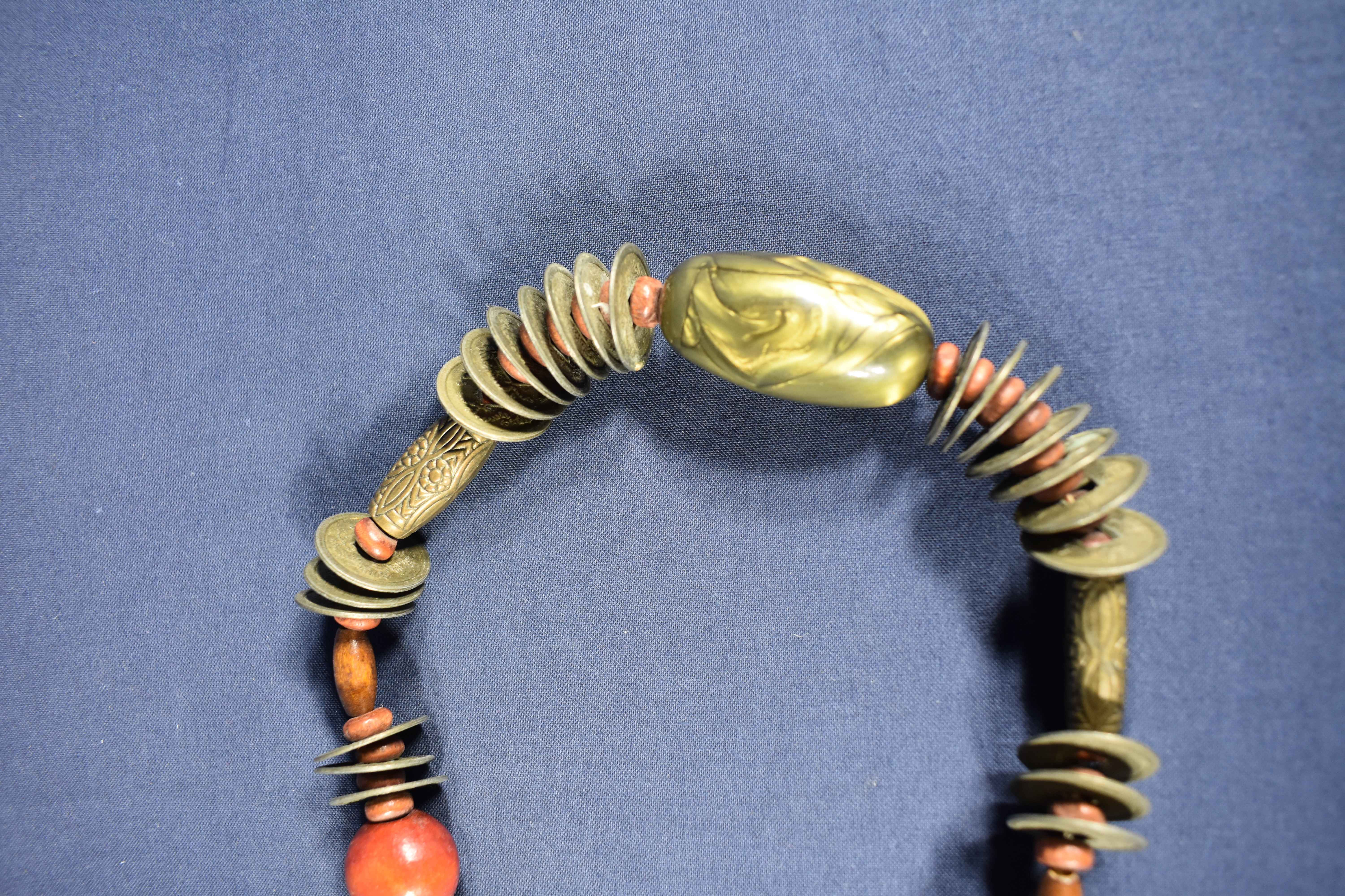 Collier ethnique " vintage ", longueur 70 cm. Bon état - Vue 14 - 