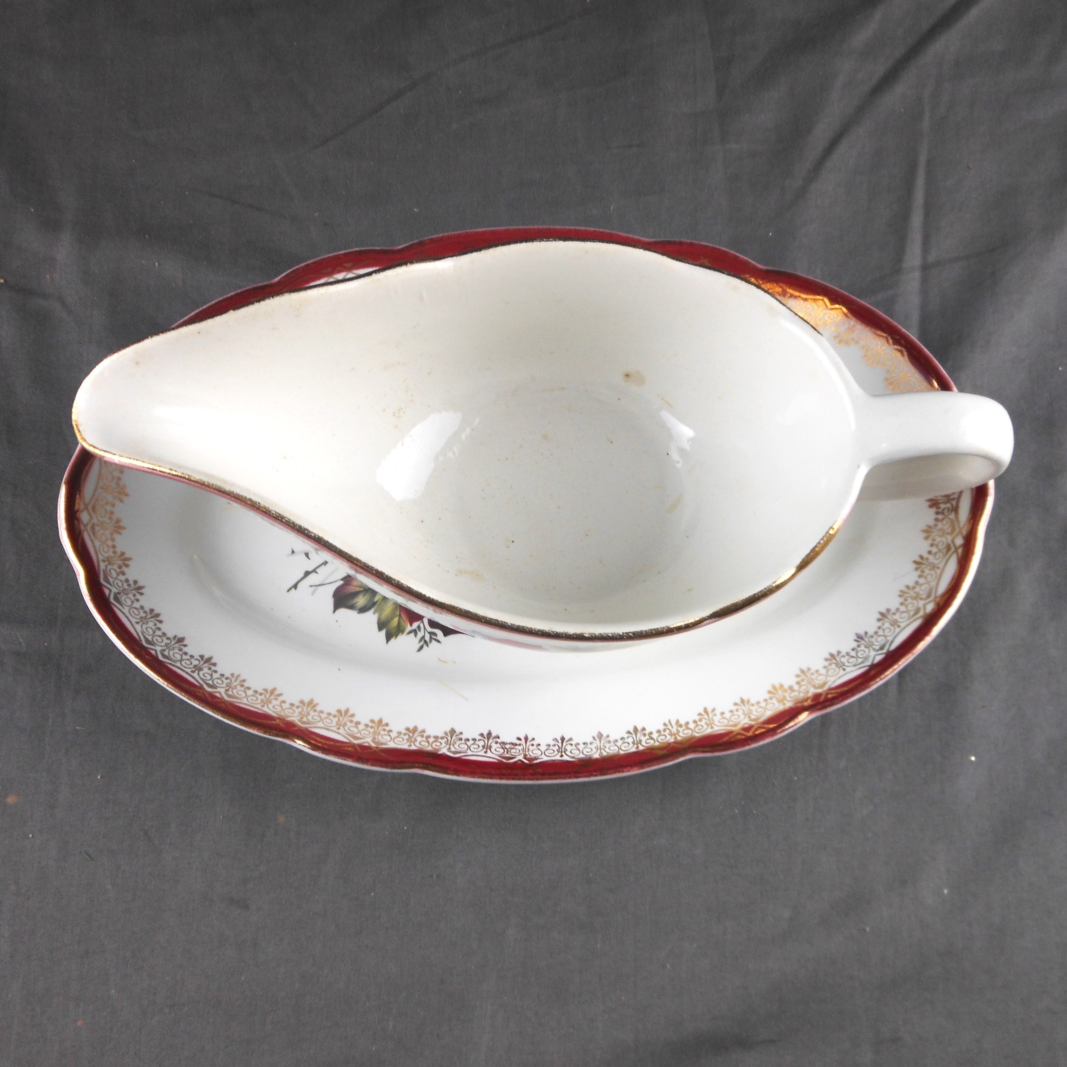 Saucière motif fleuri en céramique , petite ébréchure rien de méchant - Bon état - Photo 2