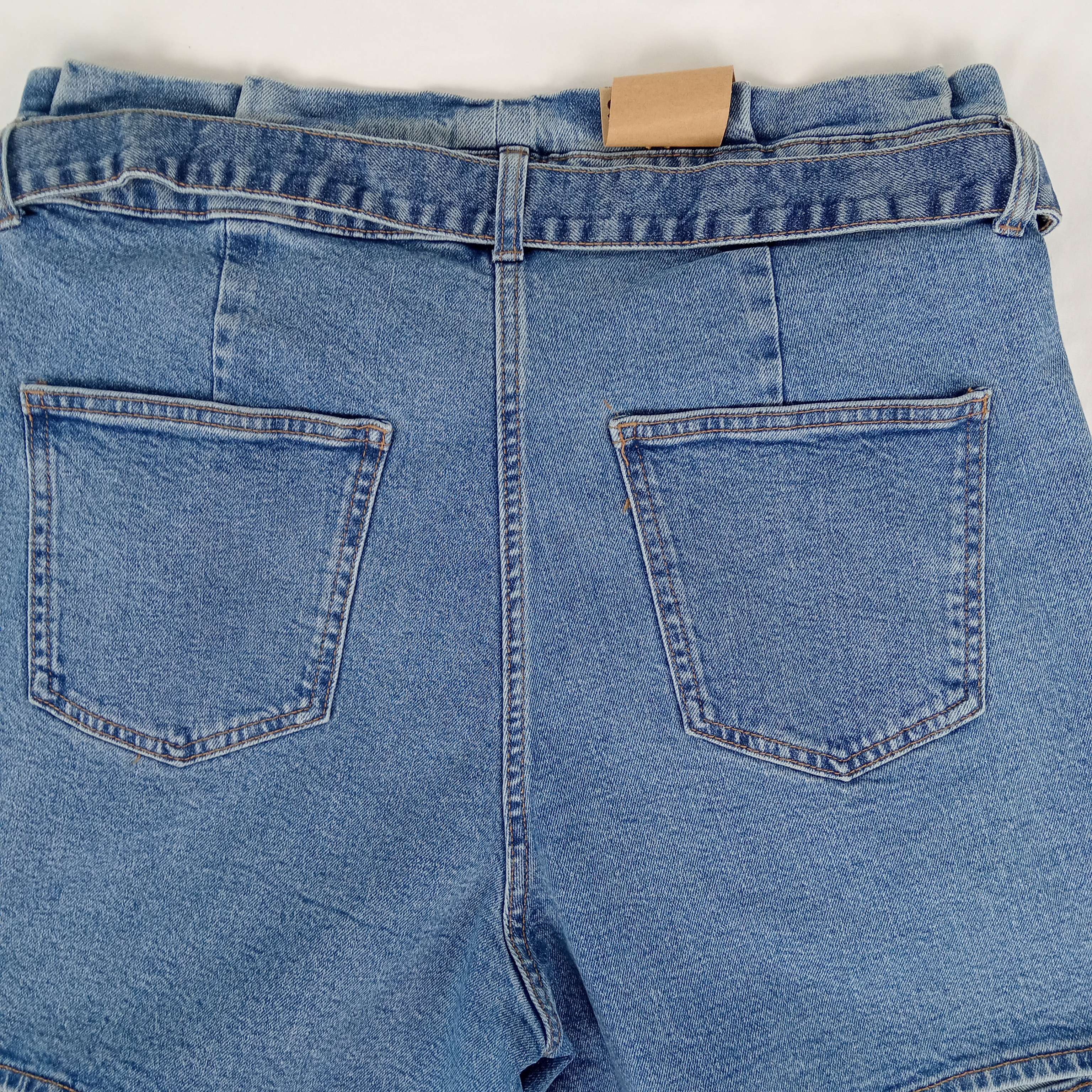 Short femme de la marque Kiabi coupe courte de couleur bleu taille 4XL (48) - Photo 3