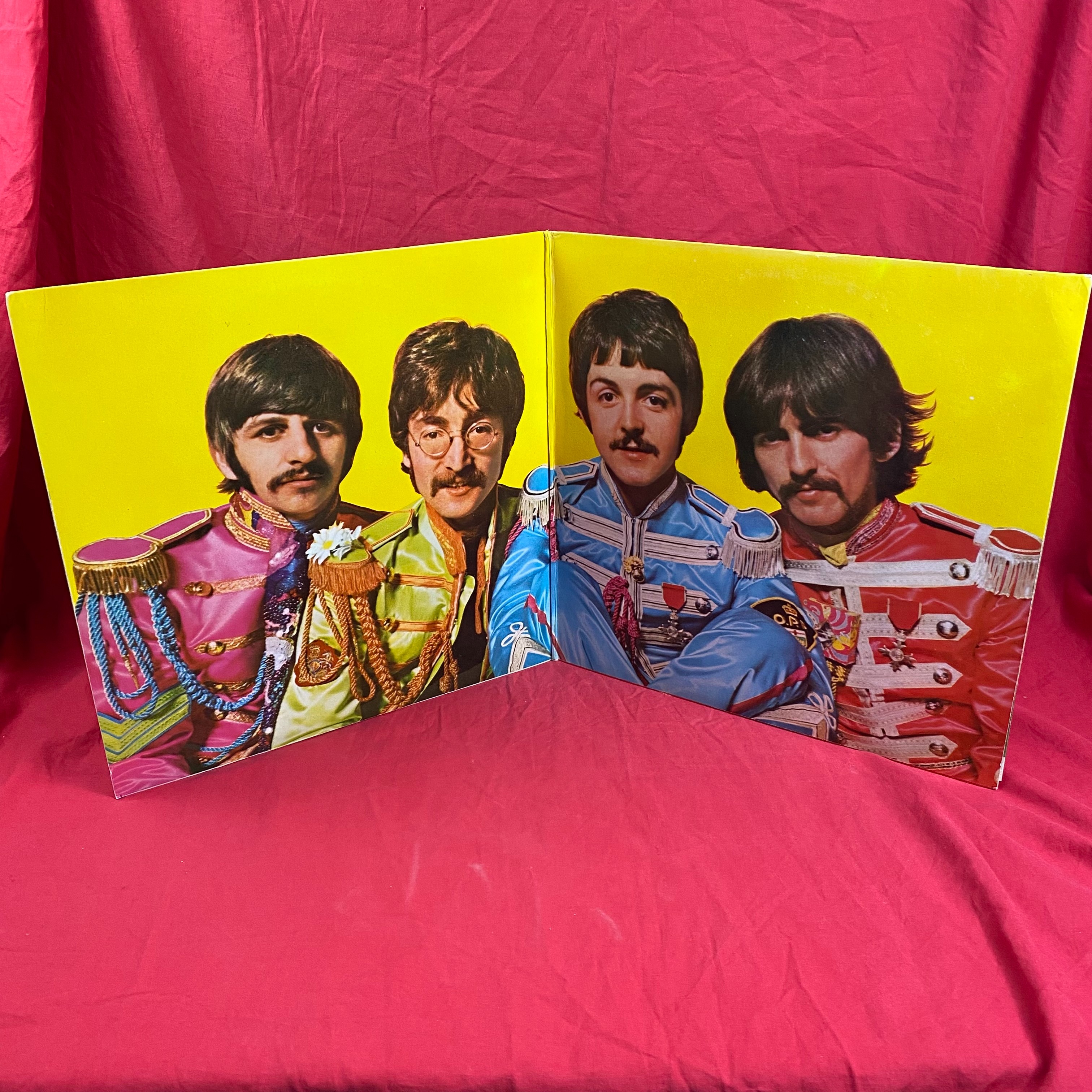Sgt Pepper Lonely Hearts Club Band "BEATLES" Bon état - Vue 6 - 