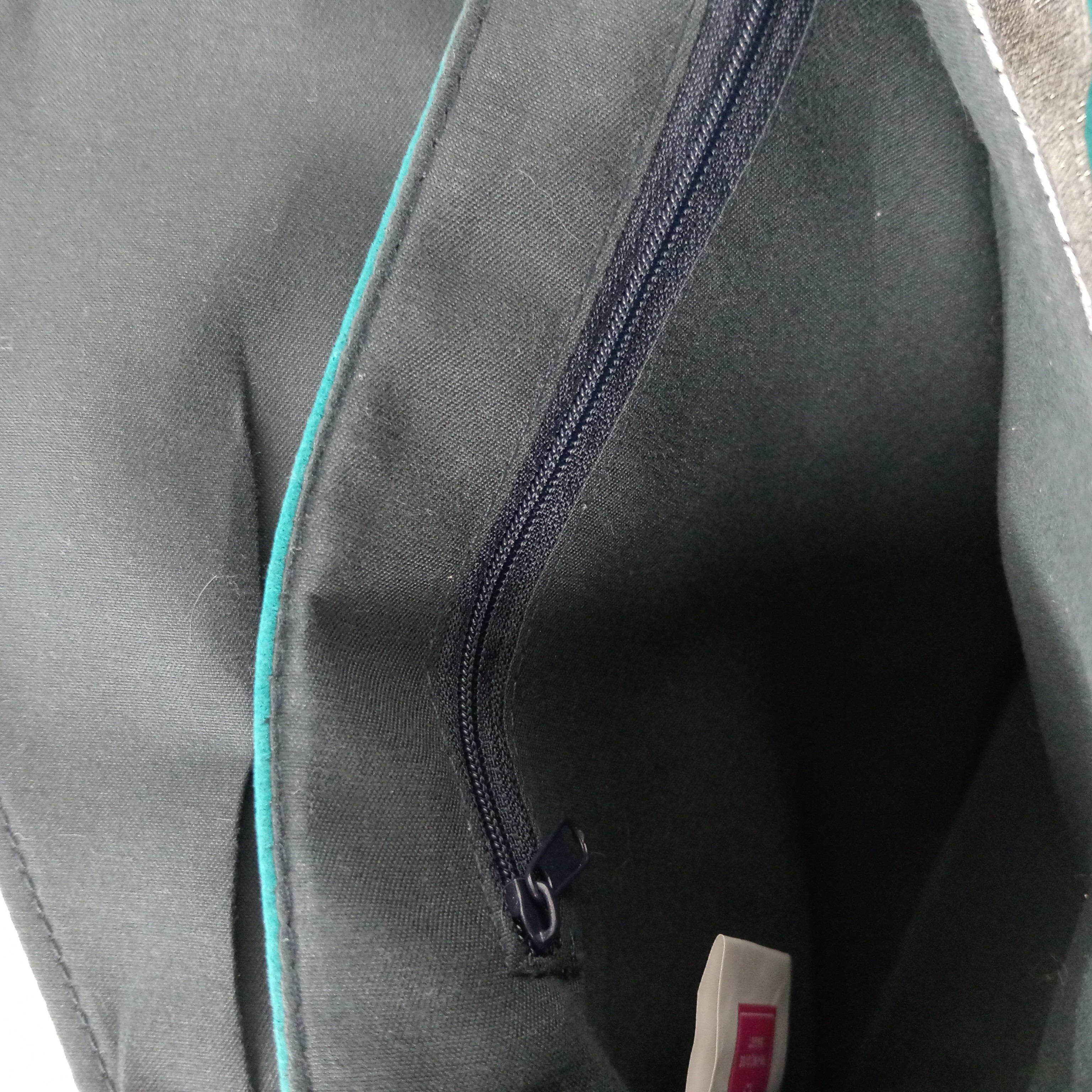 Pochette femme de la marque 1987 by Abaco de couleurs noir, argenté et vert émeraude lanière métal argenté - Très bon état - Photo 7