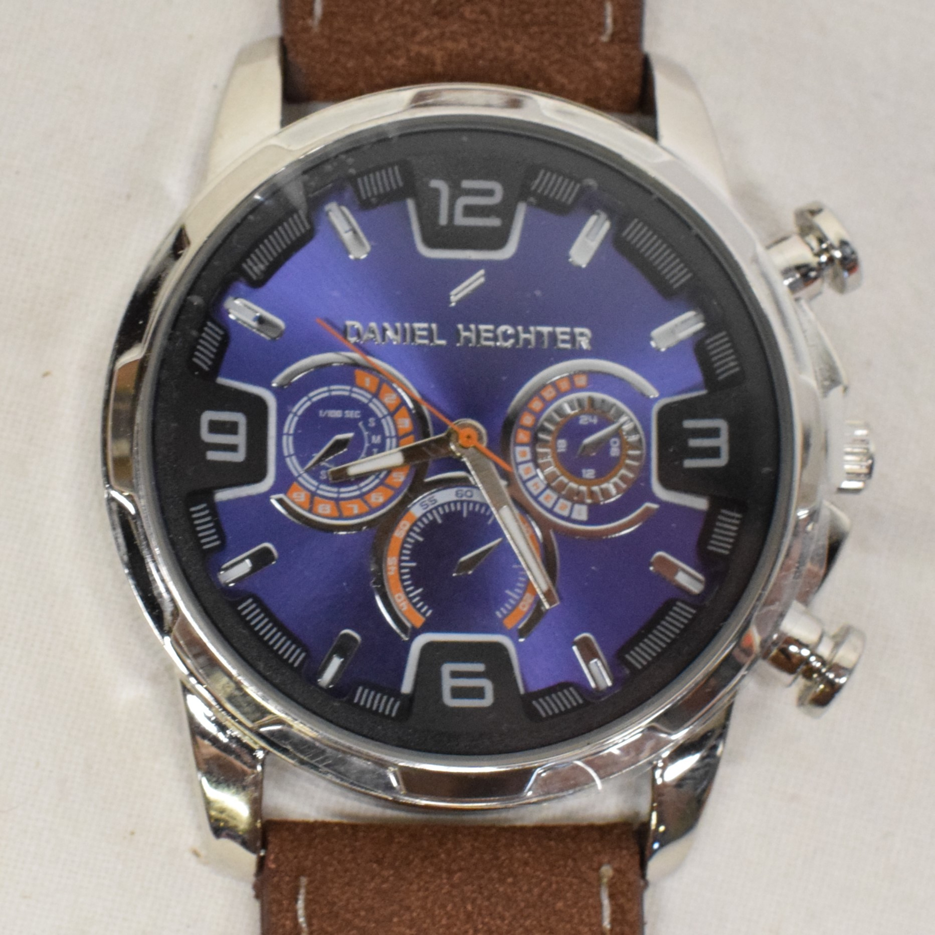 Montre à quartz homme imitation chrono Daniel HECHTER ATLAS FOR MEN Comme neuf - Vue 2 - 