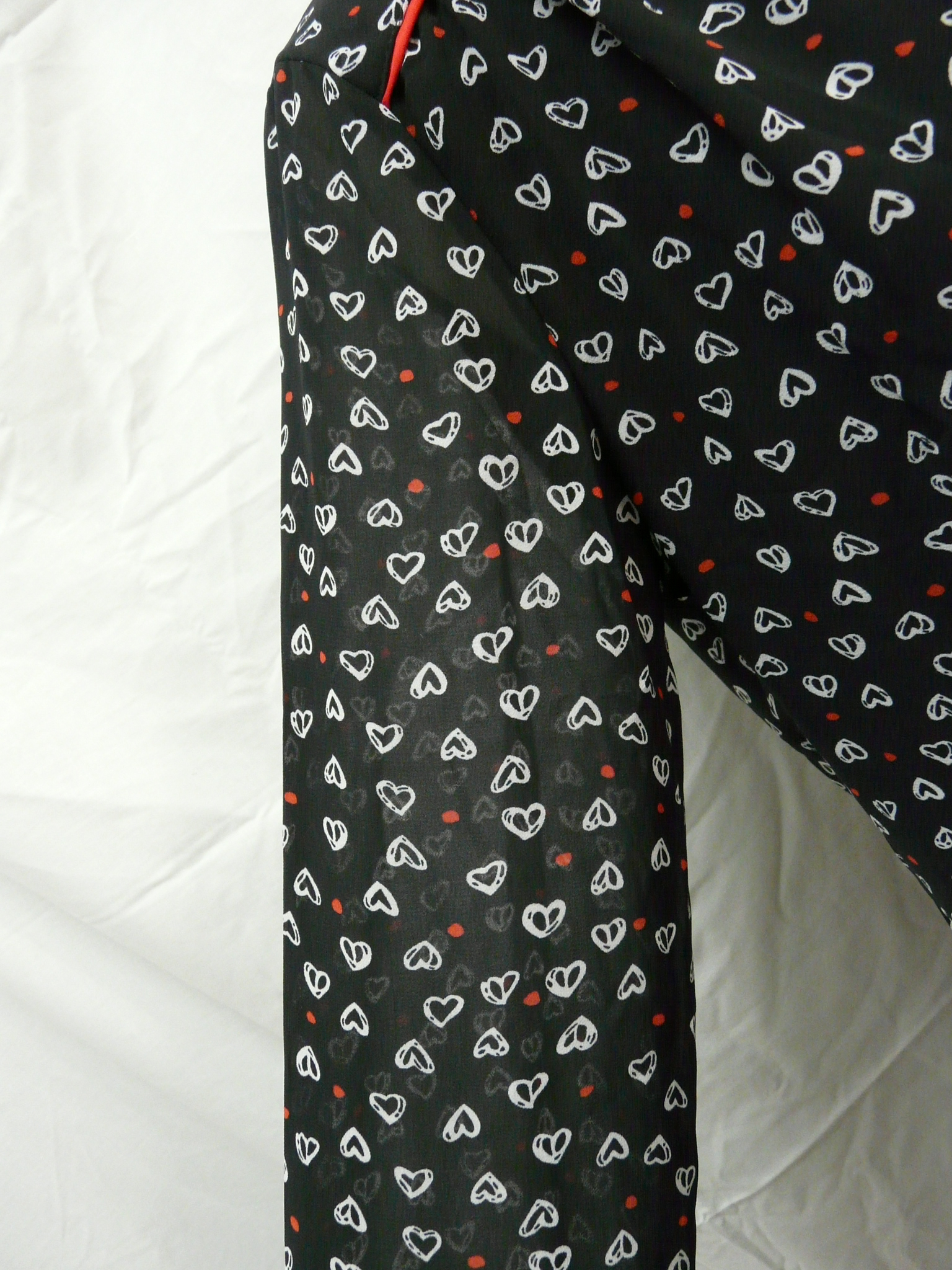 Voir photo 9 de HF51 - Blouse à motifs "cœurs" - L33 - Taille 5 (2XL) HF51 - Blouse à motifs "cœurs" - L33 - Taille 5 (2XL) Comme neuf - Vue 9 -