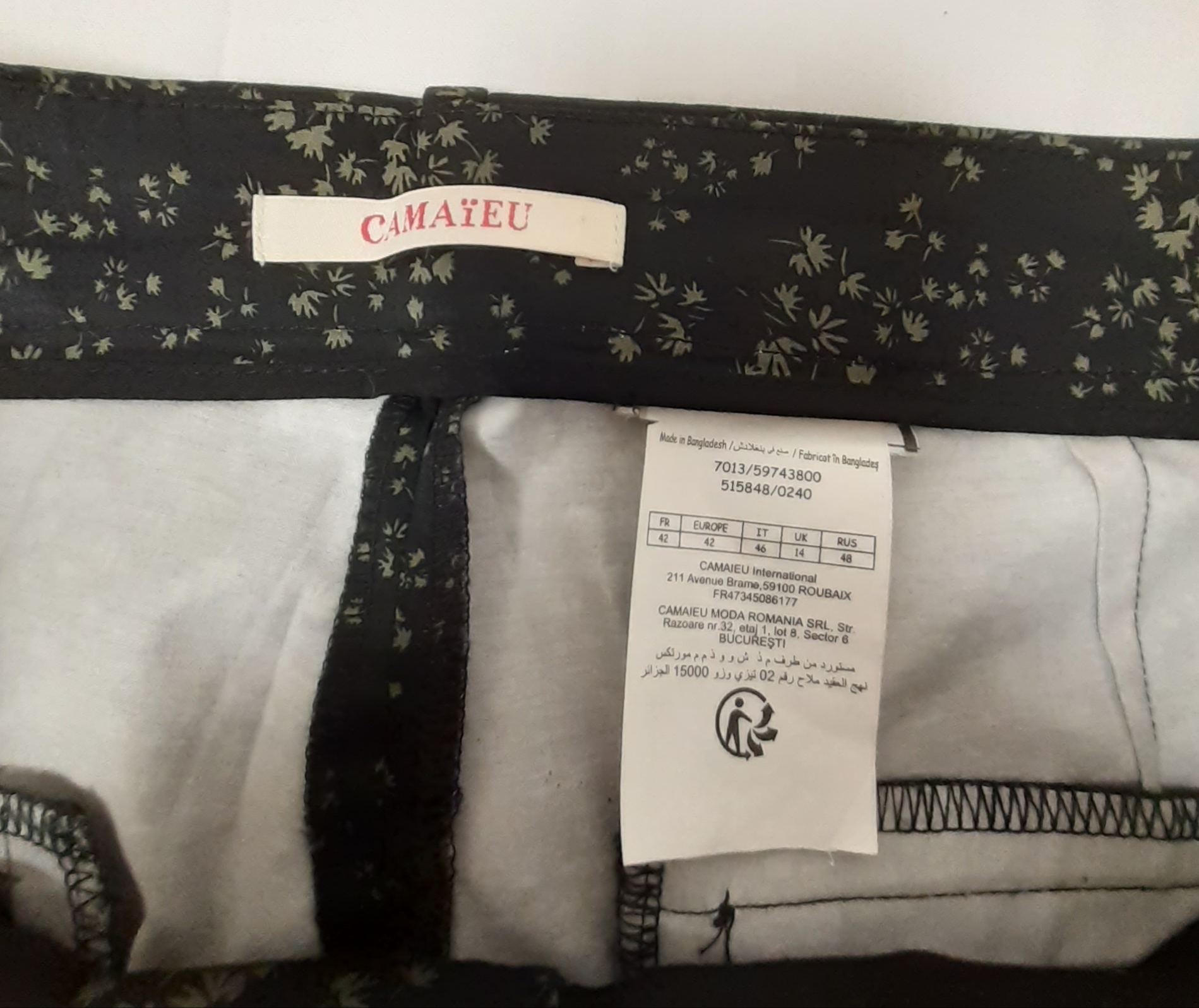 Pantalon cigarette 7/8 noir à motif T42 Comme neuf - Vue 5 - 