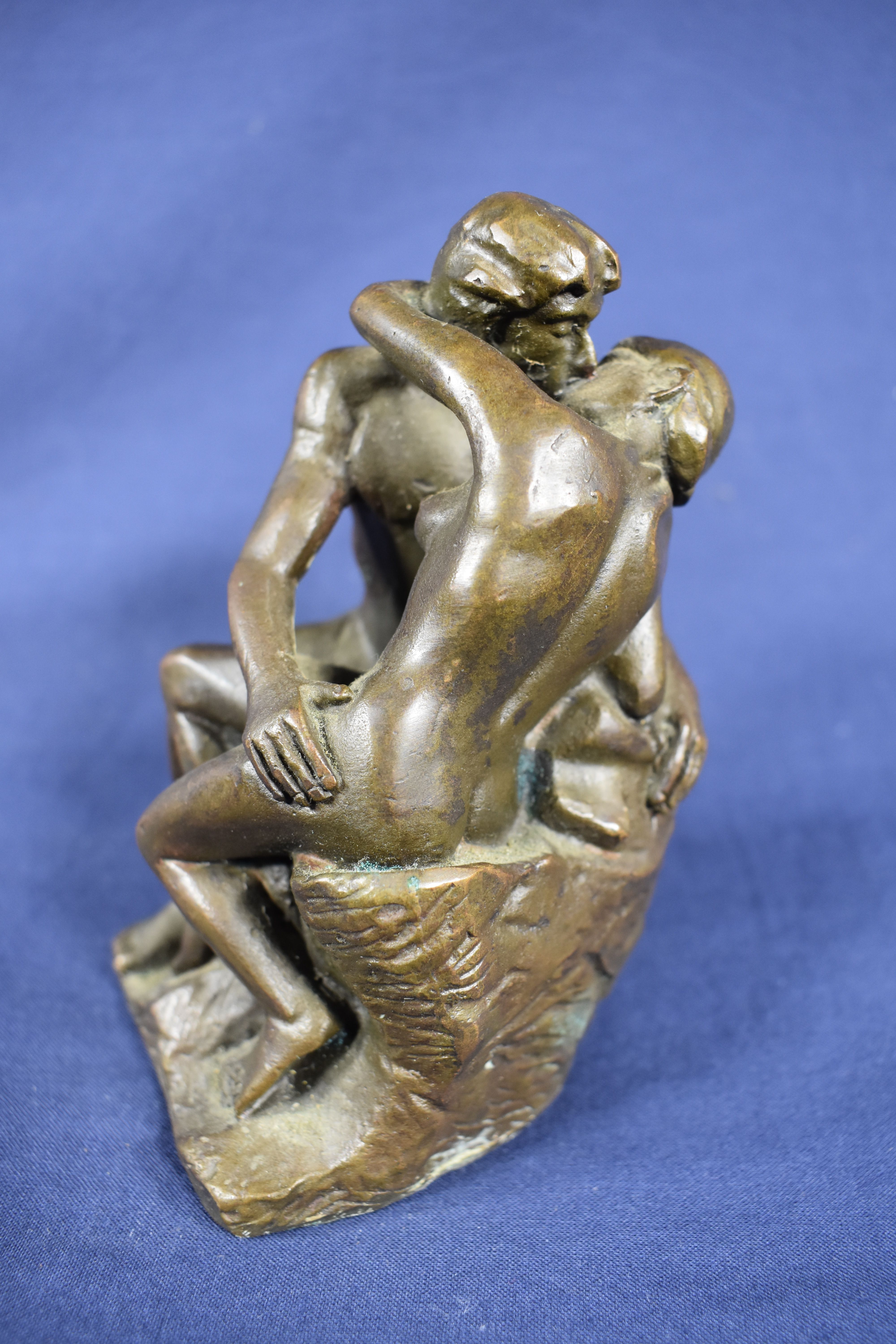 Sculpture en bronze "le baiser " de Rodin Très bon état - Vue 6 - 