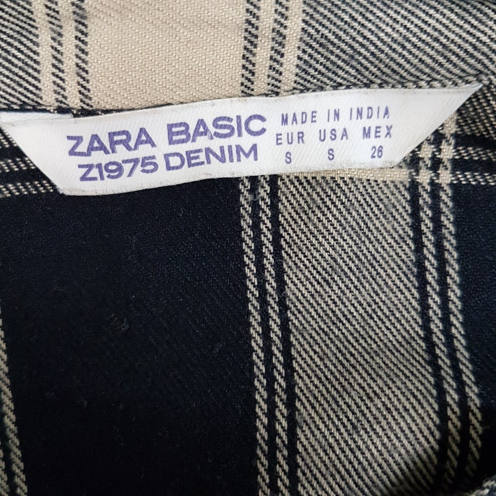 Chemise bleue et blanche à carreaux avec des strass - ZARA BASIC - Taille S Très bon état - Vue 8 - 