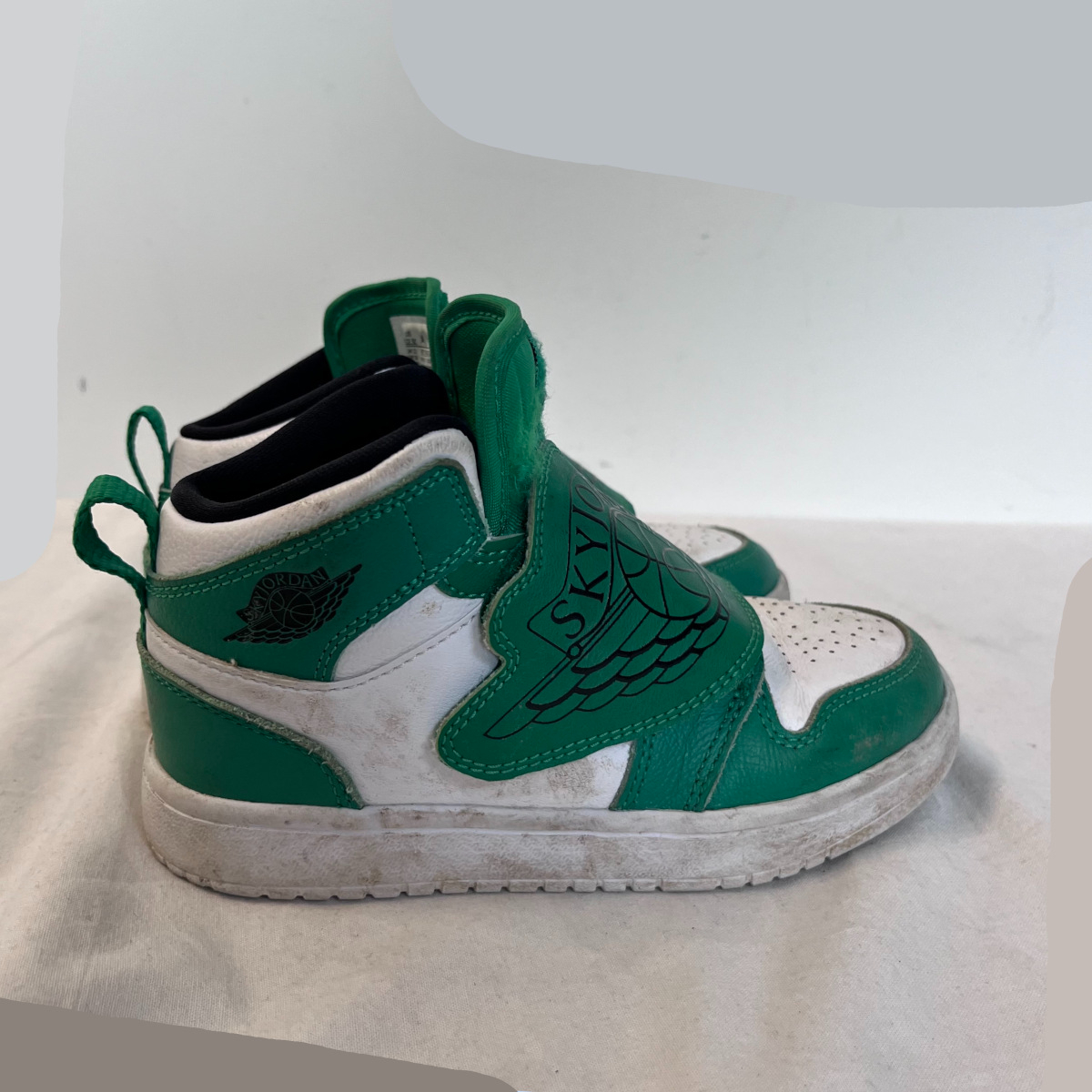 Basket verte enfant, Sky Jordan, taille 30 Très bon état - Vue 2 - 