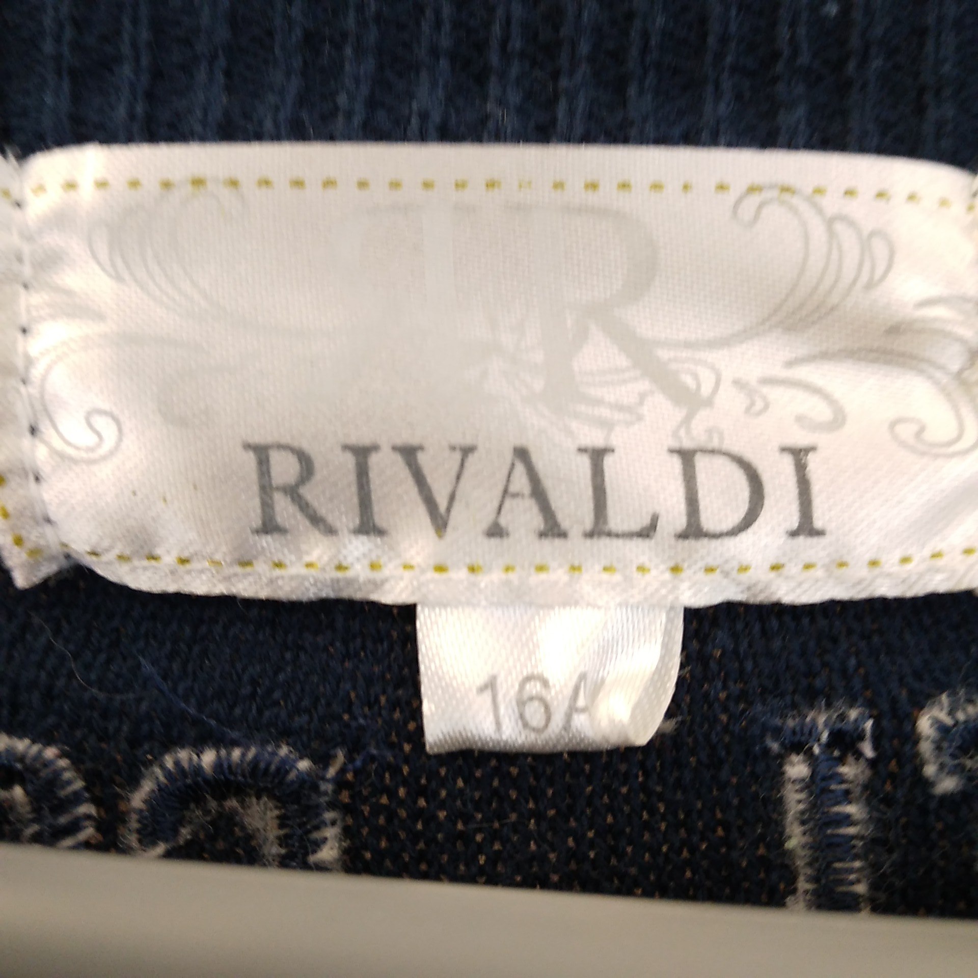 Pull Rivaldi - 16 ans. - Bon état - Photo 5
