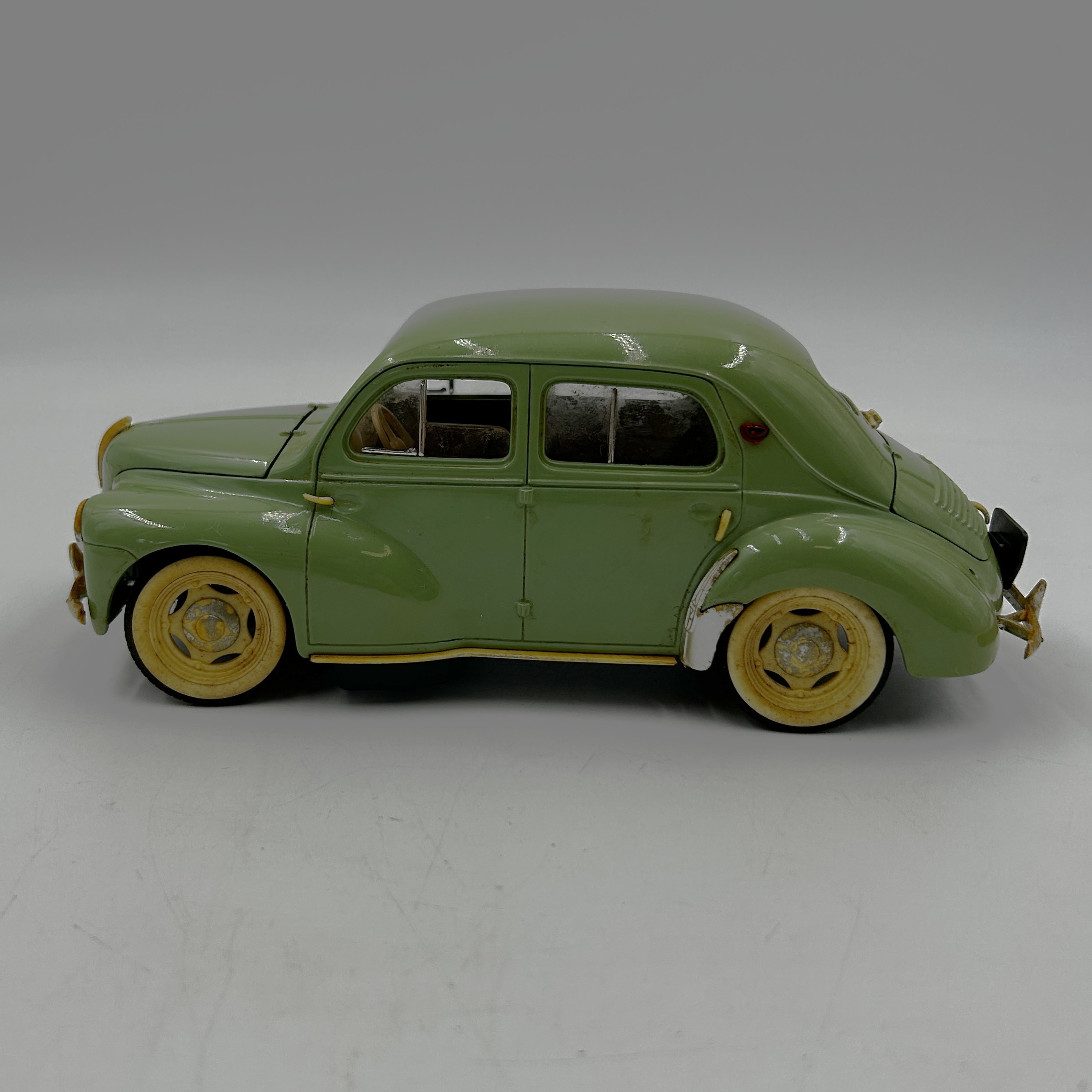 Lot 2 Renault 4CV Solido 1/17 Bon état - Vue 5 - 