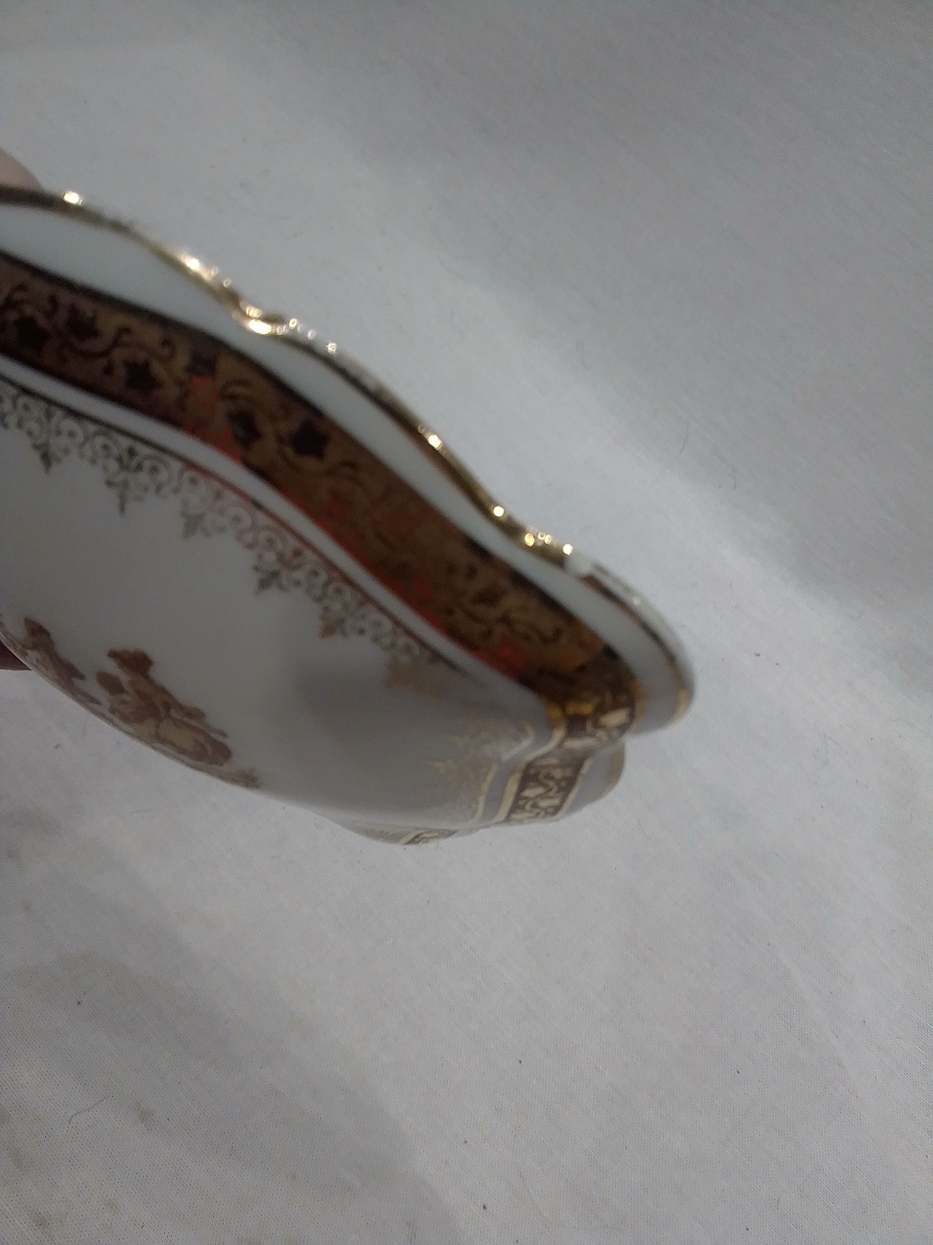 Voir photo 5 de Boîte Bonbonnière porcelaine de Limoge Boîte Bonbonnière porcelaine de Limoge État correct - Vue 5 -