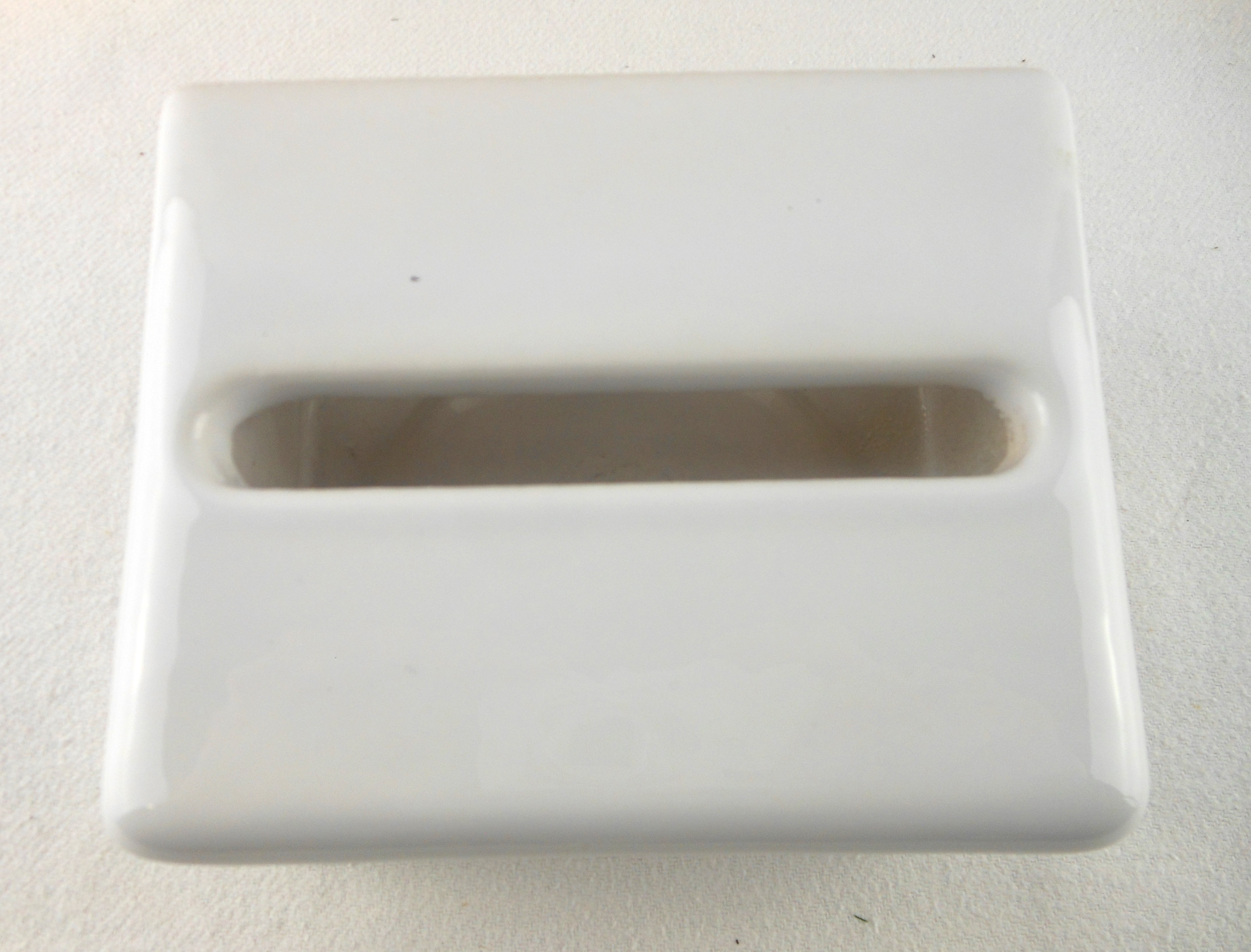 lot Ancien distributeur dévidoir à papier toilette + fait cendrier en même temps en porcelaine blanc quantité 2 le prix et pour 1 seul - Bon état - Photo 5