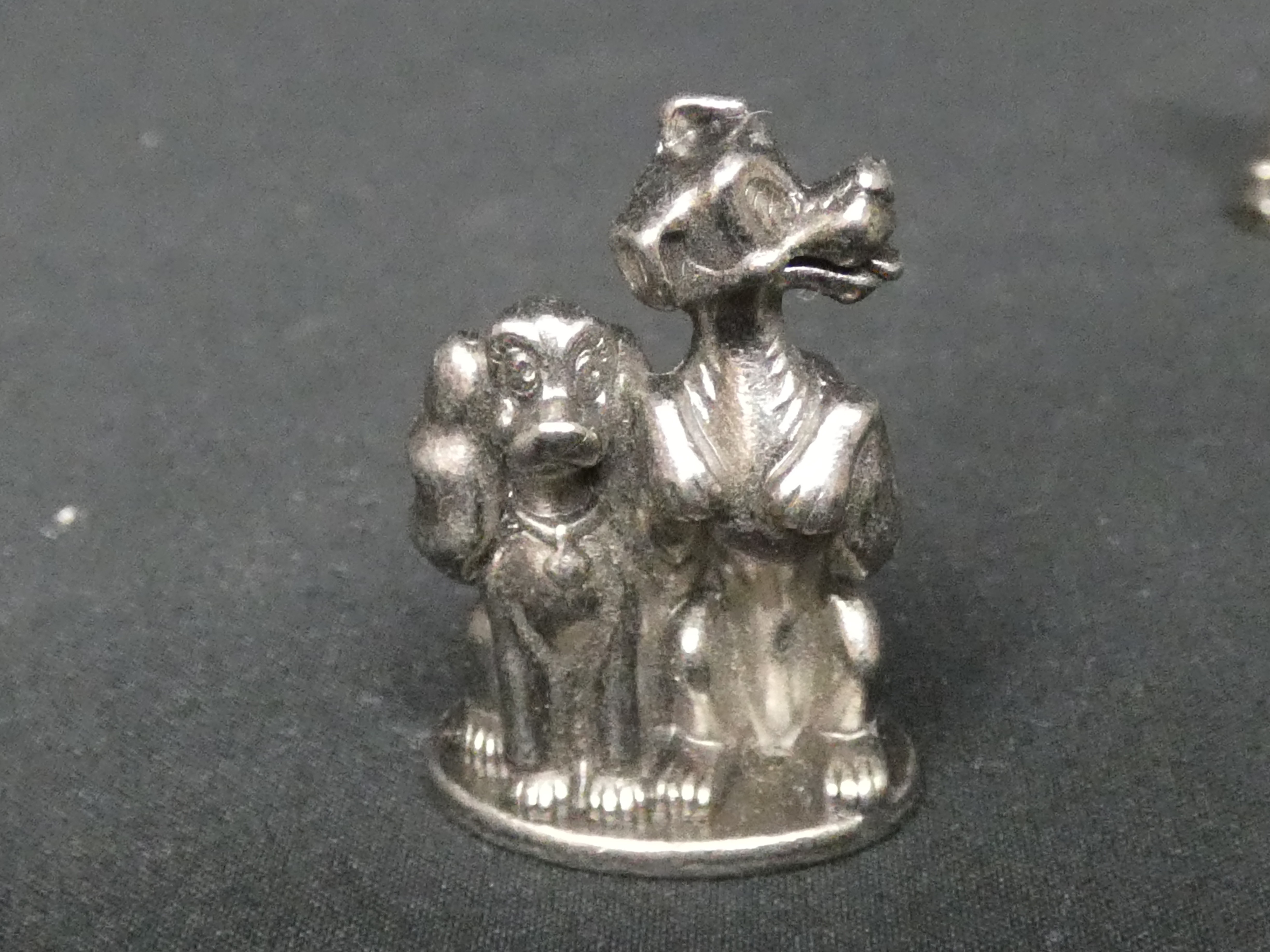 Ensemble de 8 petits personnages Disney en métal - Comme neuf - Photo 2