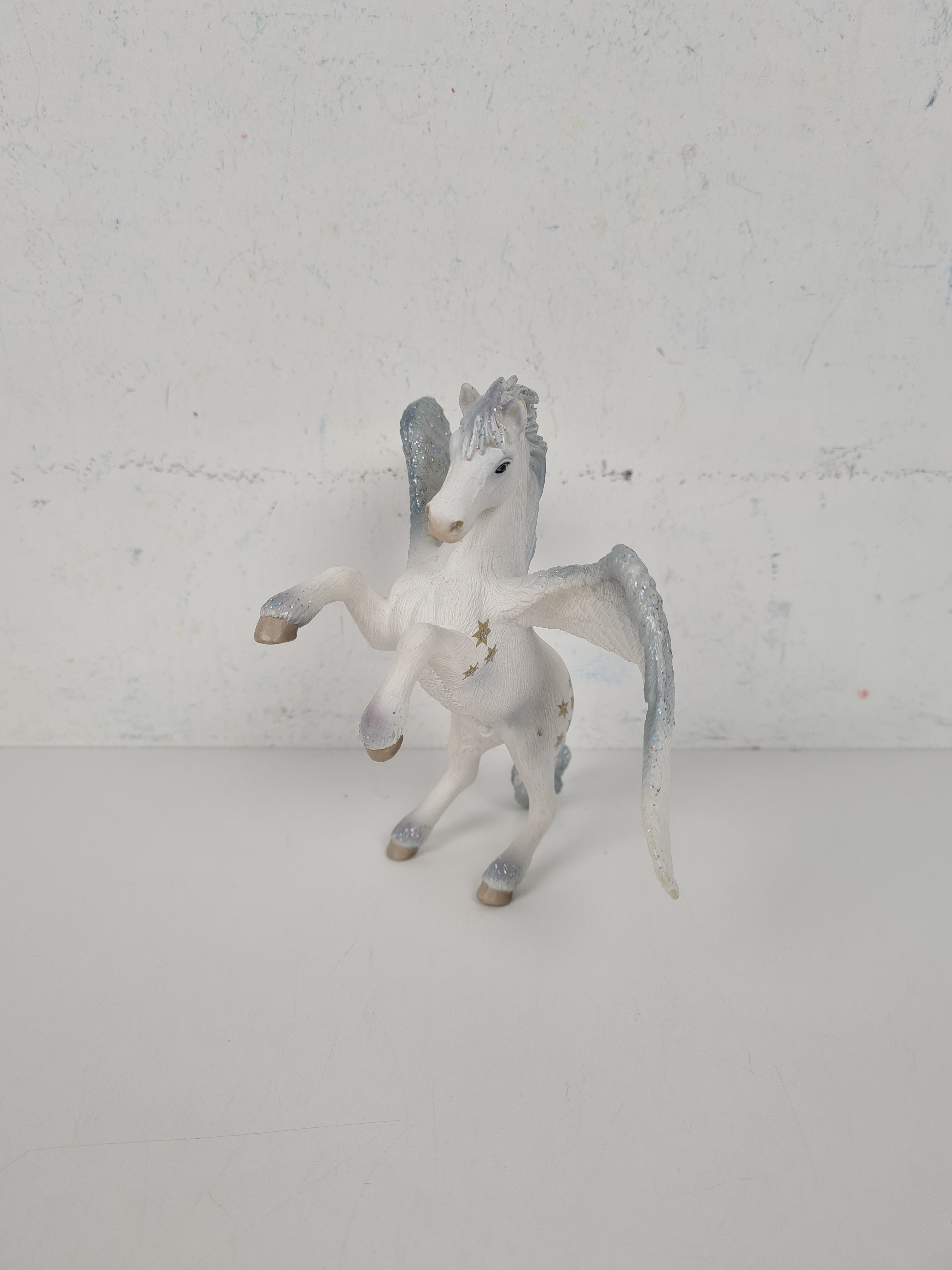 Voir photo 5 de Figurines - Bayala Pegasus steigend - Schleich 73527 - 14cm - 5ans+ Figurines - Bayala Pegasus steigend - Schleich 73527 - 14cm - 5ans+ Bon état - Vue 5 -